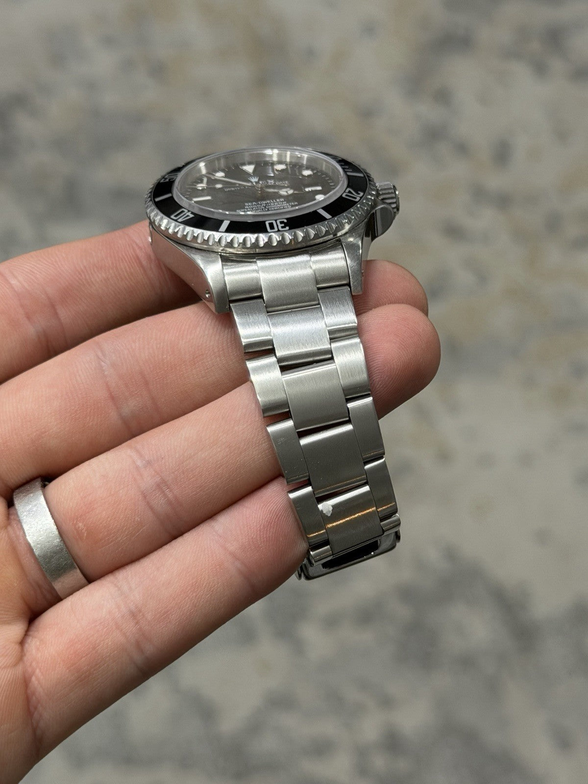 Rolex Sea-Dweller Black Dial Stainless Steel 40mm Automatic Men's Watch 16600
