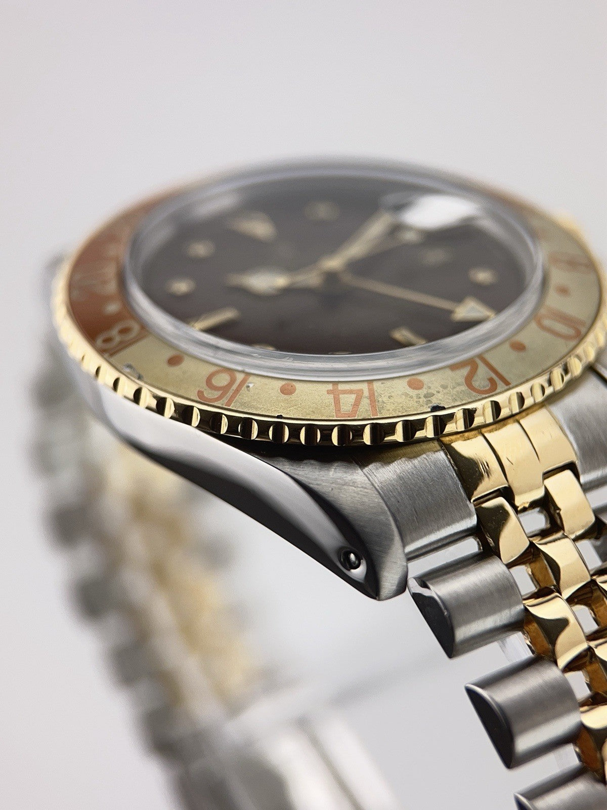 Rolex GMT-Master “Rootbeer” Gold & Steel Brown Dial 40mm Automatic Mens 16753