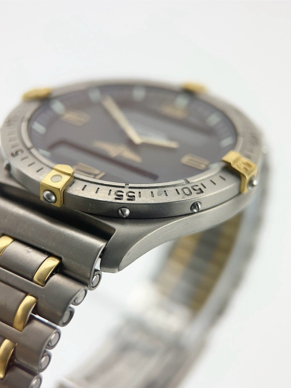 Breitling Aerospace Titanium Grey Dial 40mm Quartz Movement Mens Watch F56062