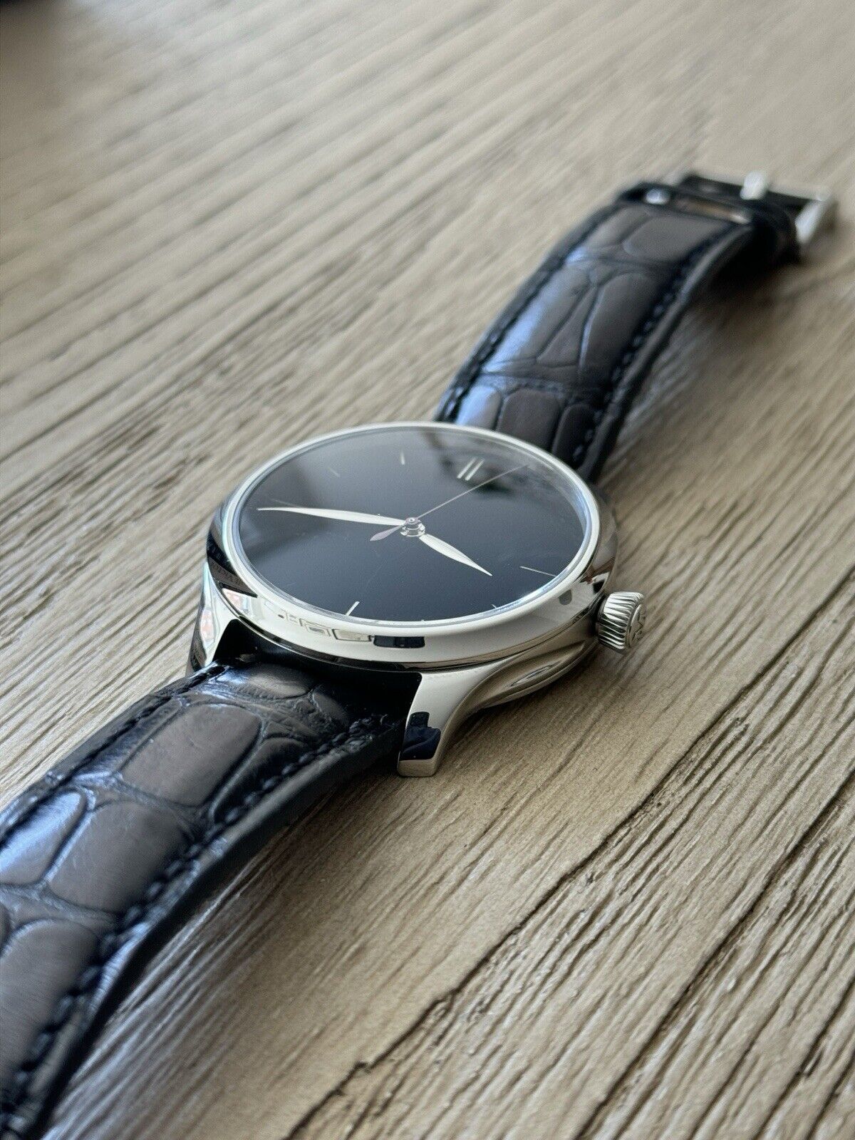 H. Moser & Cie Endeavour Centre Second Vantablack 40mm Automatic 1200-1235