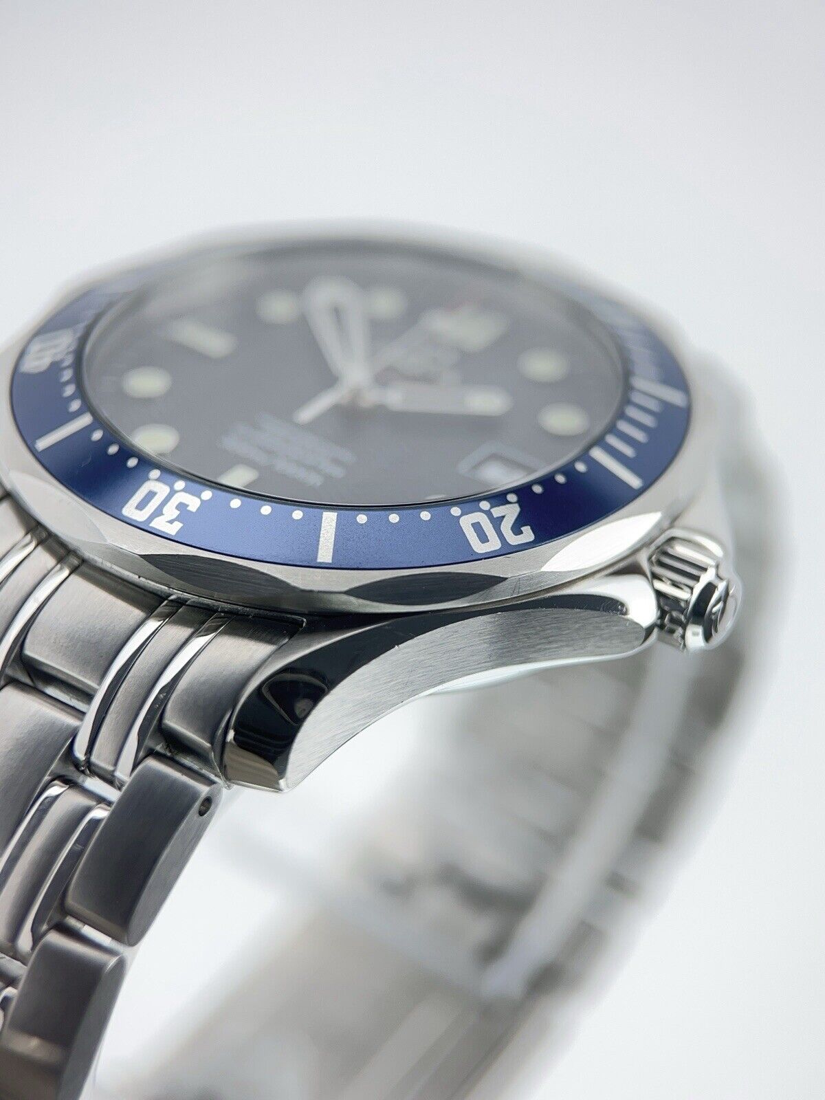 Omega Seamaster Diver 300m Stainless Steel Blue Dial 41mm Automatic Mens 2220.80