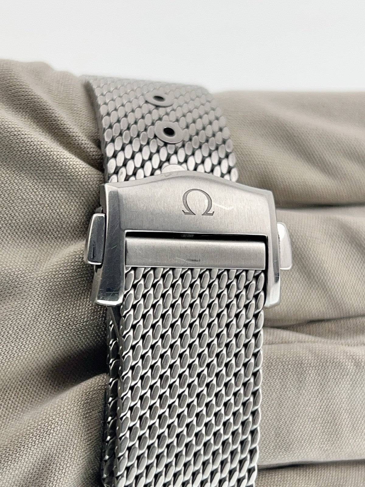 Omega Seamaster Bond 210.30.42.20.03.002