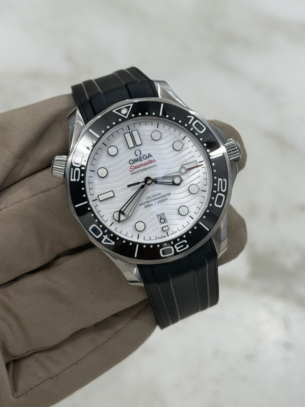 2020 Omega Seamaster Steel White Dial 42mm Automatic Watch 210.32.42.20.04.001