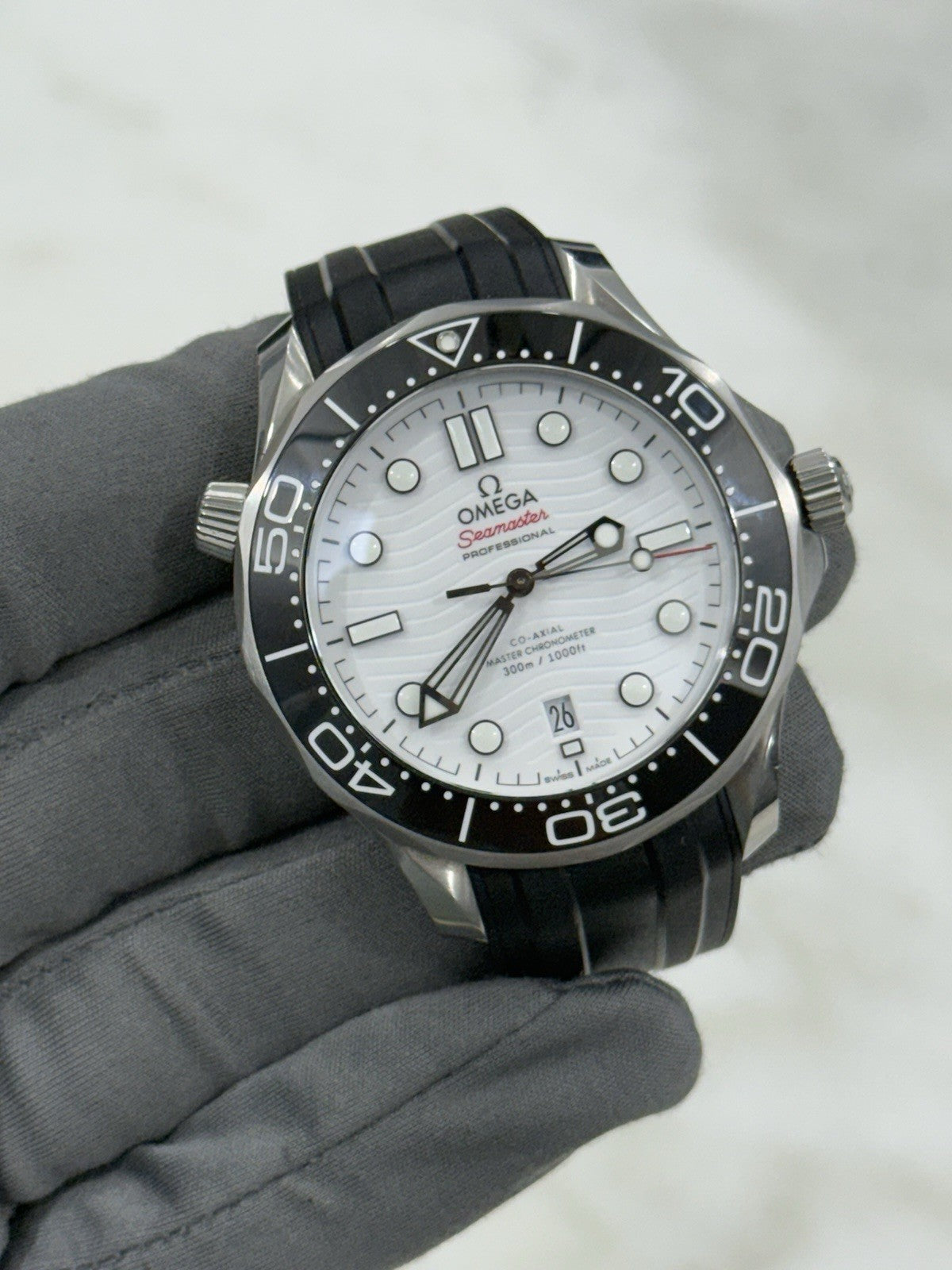 Omega Seamaster Diver Steel White Dial 42mm Watch 210.32.42.20.04.001