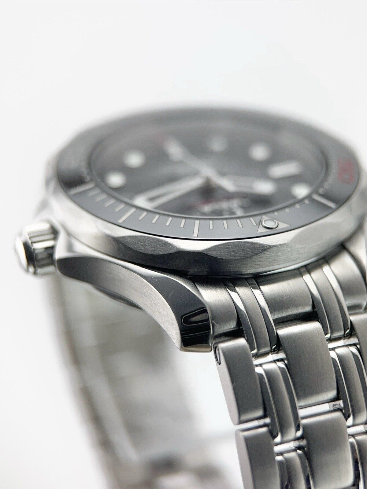 Omega Seamaster Diver James Bond Steel Black Dial 36mm Auto 212.30.36.20.51.001