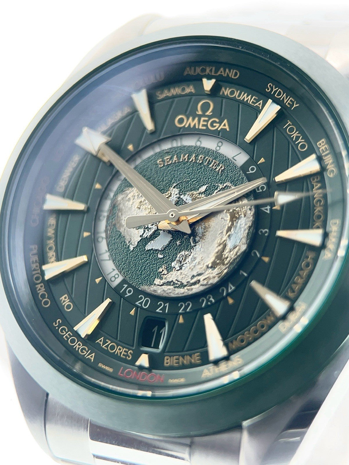 Omega Seamaster Worldtimer Steel Green Dial 43mm Automatic 220.30.43.22.10.001