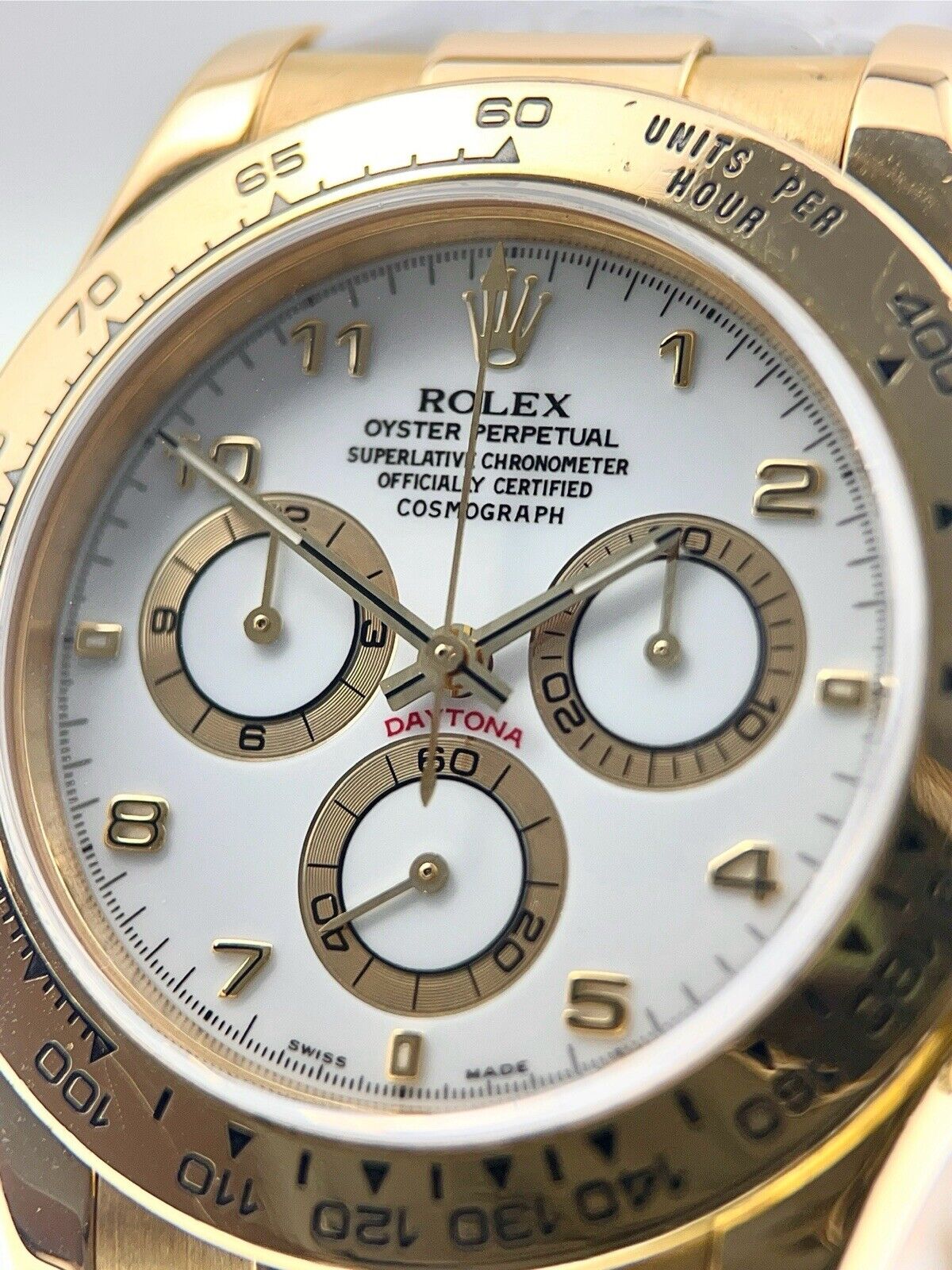 Rolex Daytona 18k Yellow Gold White Dial 40mm Automatic Men’s Watch 116518