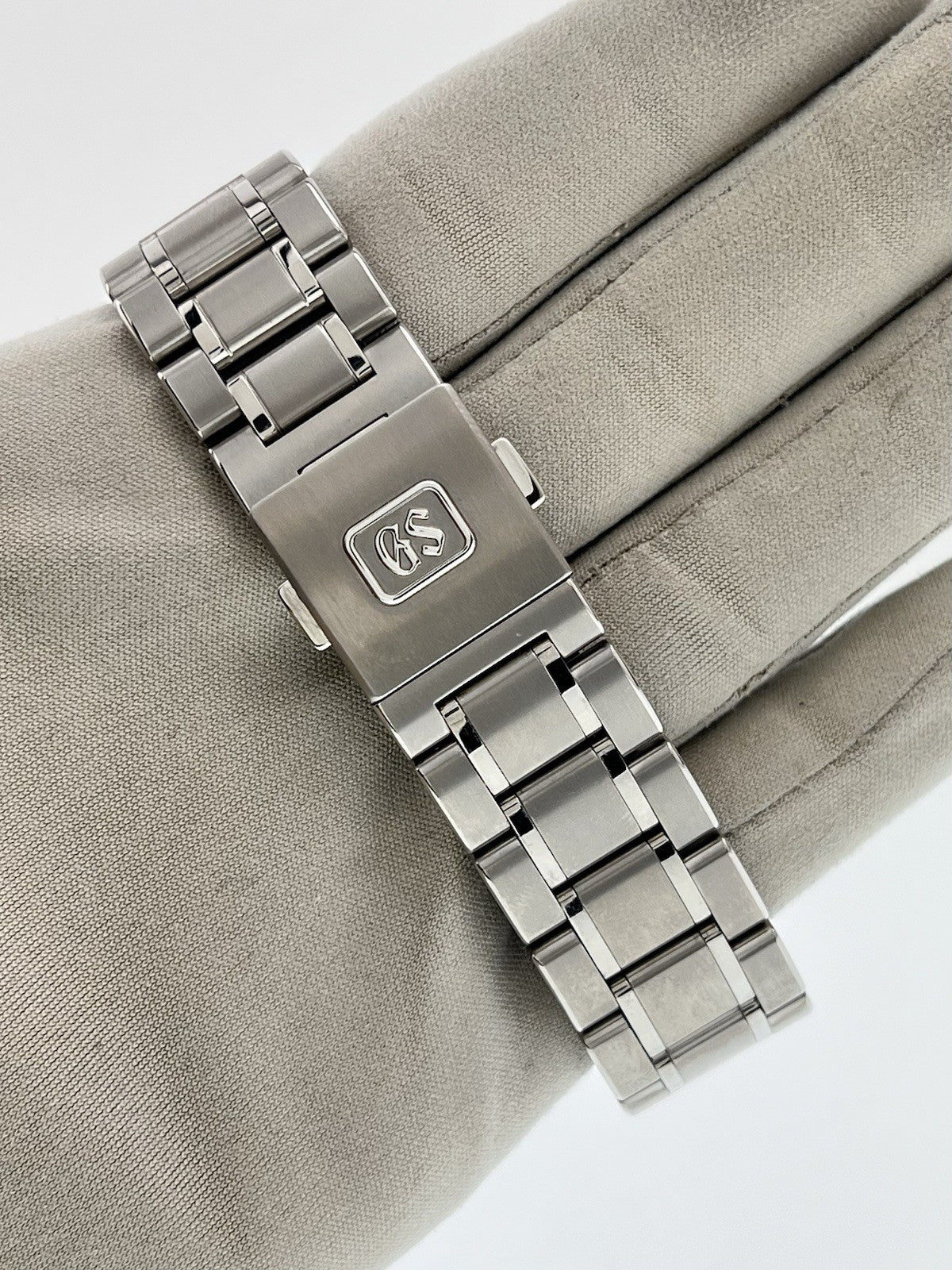 Grand Seiko Heritage Titanium White Dial 40mm Automatic Men's Watch SBGJ255