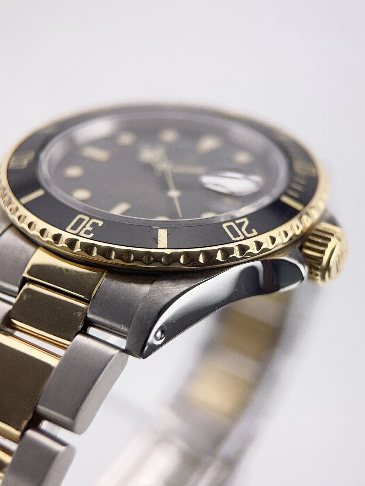 Rolex Submariner Date Steel & Gold 40mm Automatic Movement Men’s Watch 16803