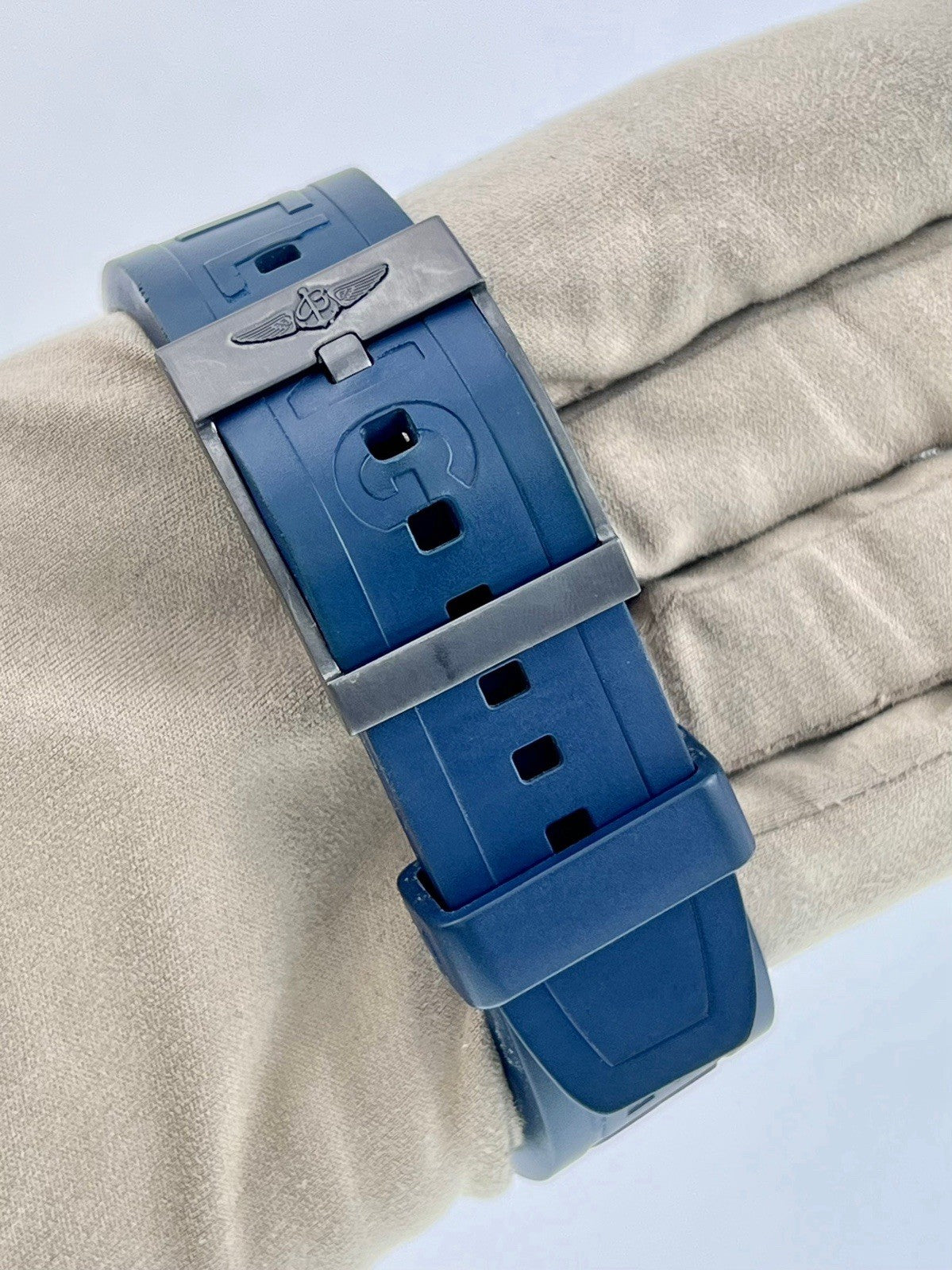 Breitling Superocean Stainless Steel Blue Dial 46mm Automatic Mens Watch M17368