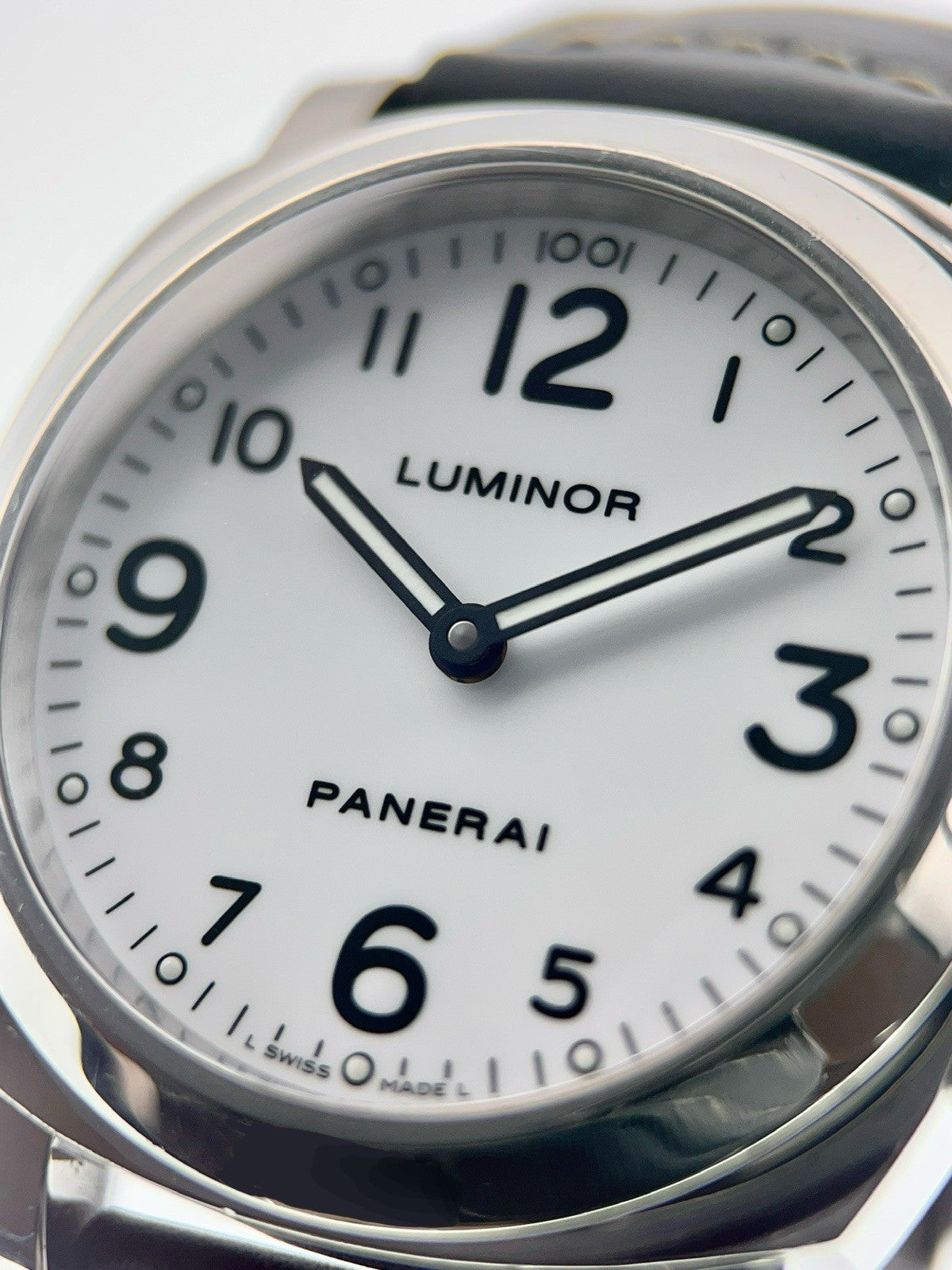 Panerai Luminor Stainless Steel White Dial 44mm Wind Up Men’s Watch PAM00114