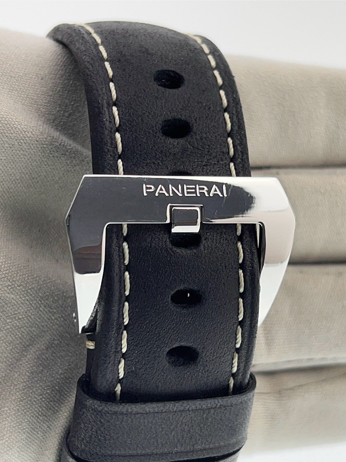Panerai Luminor Marina Stainless Steel Black Dial 44mm Manual Wind Mens PAM00510