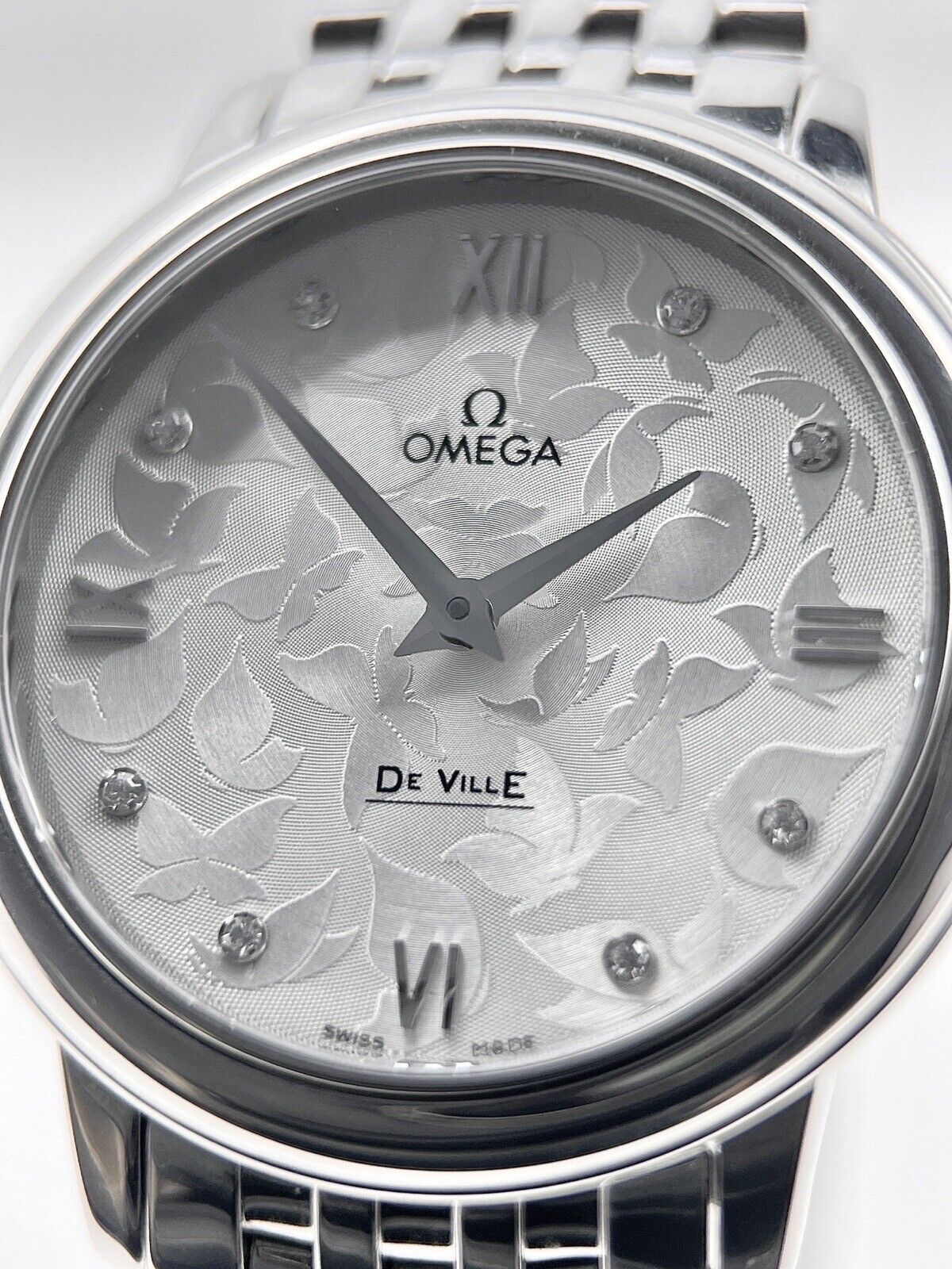 Omega De Vile Prestige Butterfly 33mm Quartz Watch 424.10.33.60.52.001 - B/P