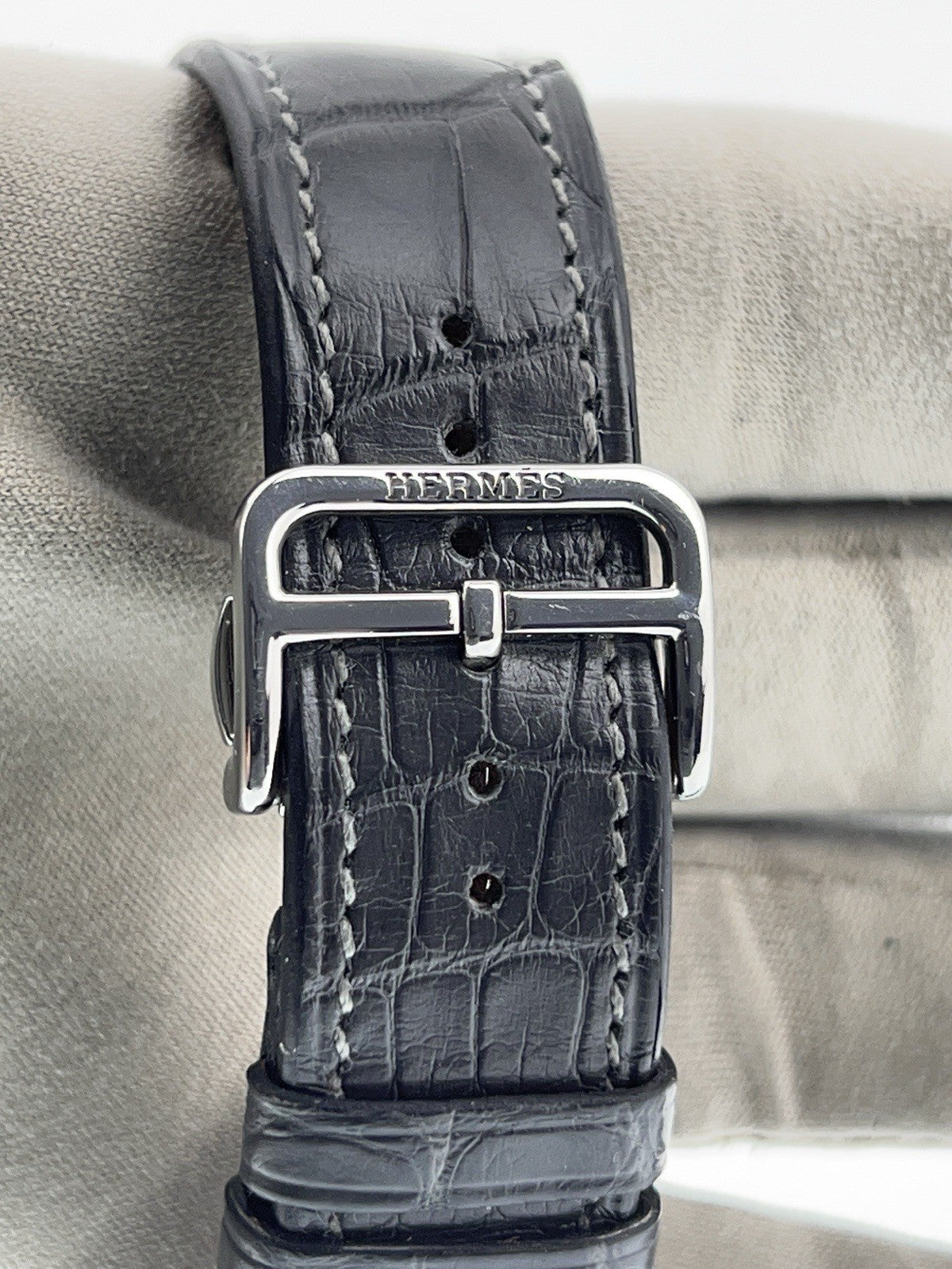 Hermes Arceau Stainless Steel Grey Black Dial 43mm Automatic Mens Watch AR8.810