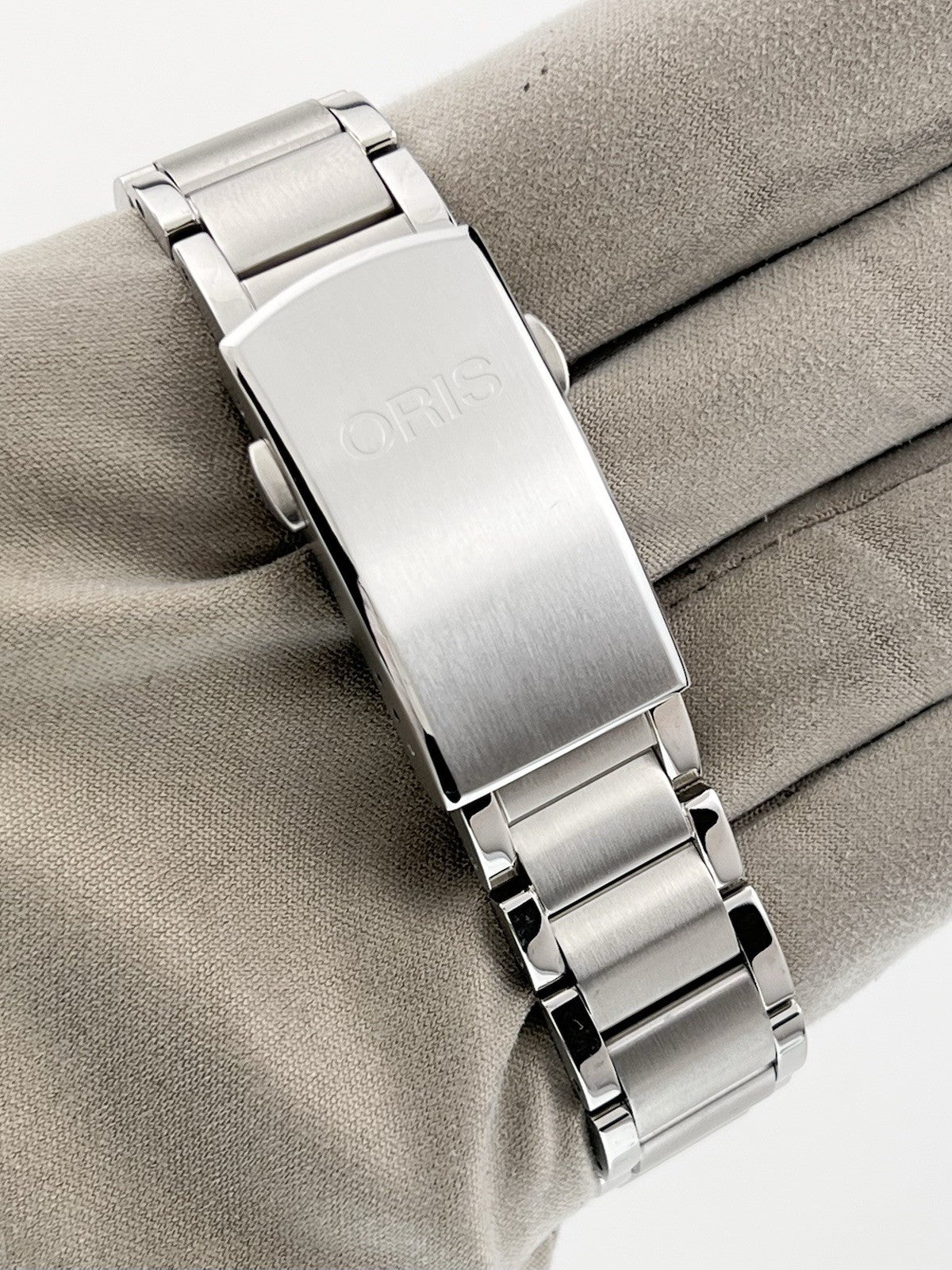 Oris Aquis Date Steel and Gold Blue Dial 41.5mm Automatic Men's Watch 7769