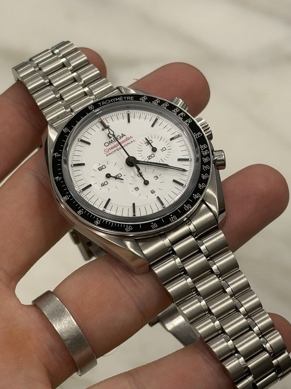 2025 Omega Speedmaster White Dial 42mm Manual Wind Mens 310.30.42.50.04.001