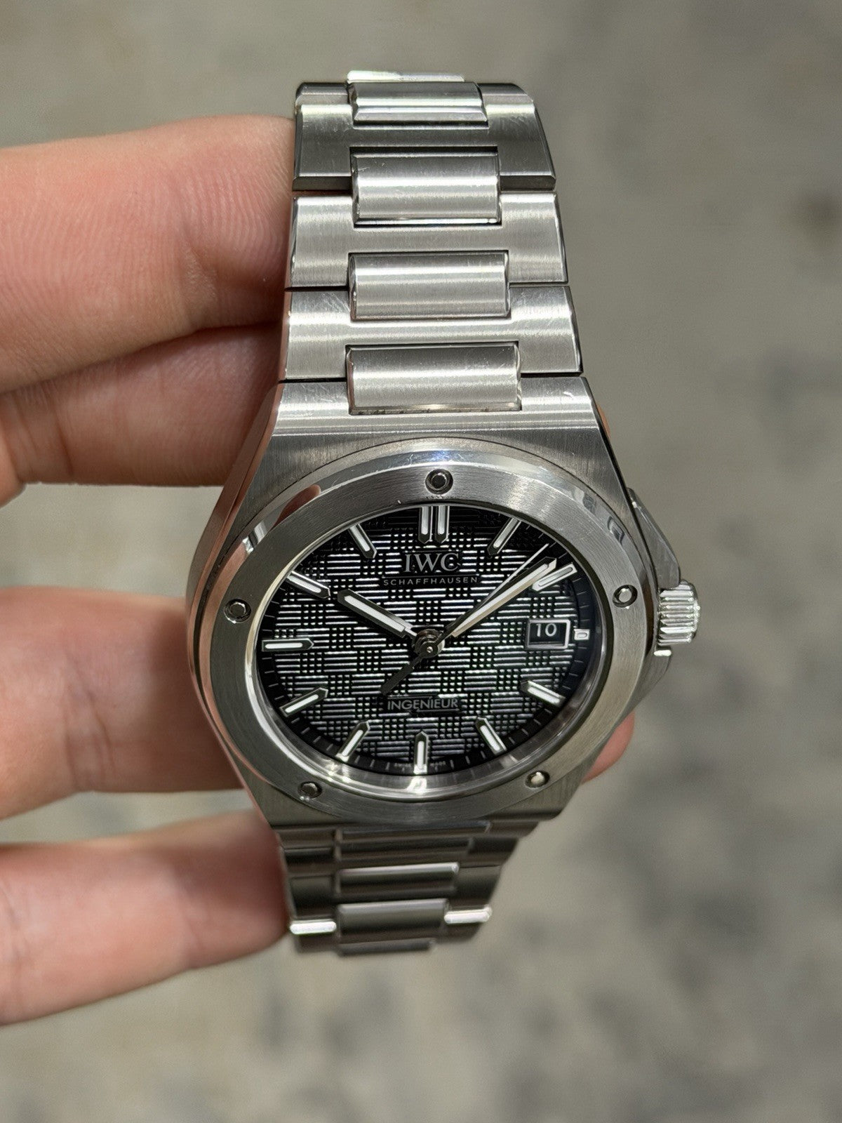 2025 IWC Ingenieur Black Dial Steel Automatic 40mm Men's Watch IW328901