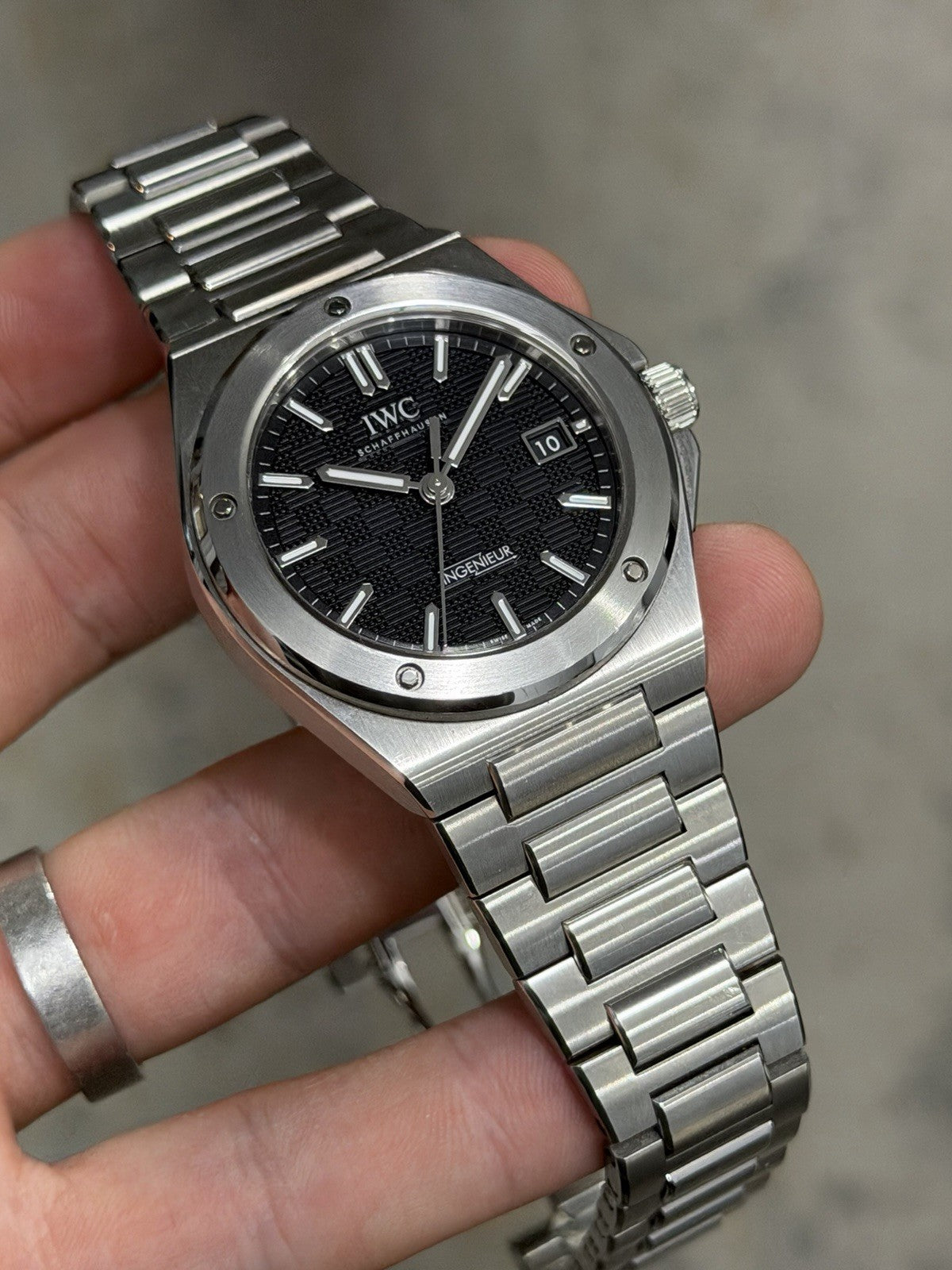 2025 IWC Ingenieur Black Dial Steel Automatic 40mm Men's Watch IW328901