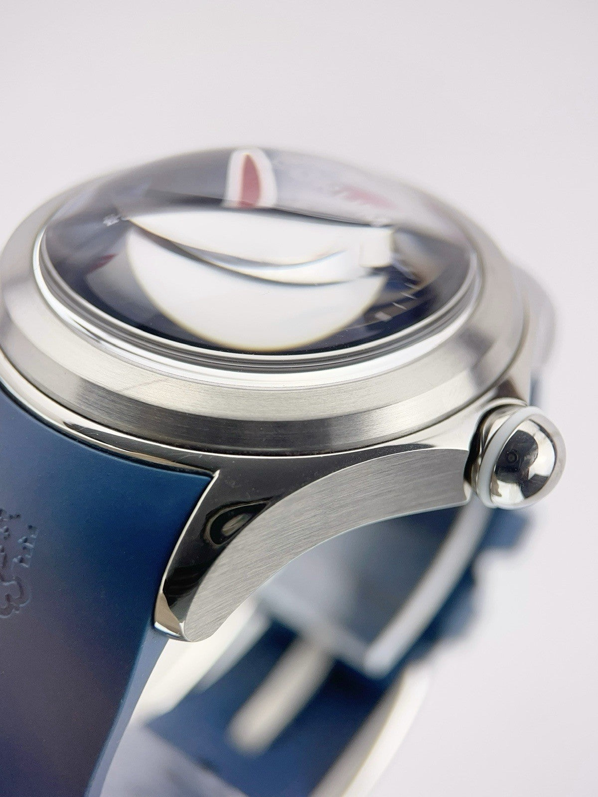 Corum Bubble Flag Steel Red White Blue Dial 8.0016
