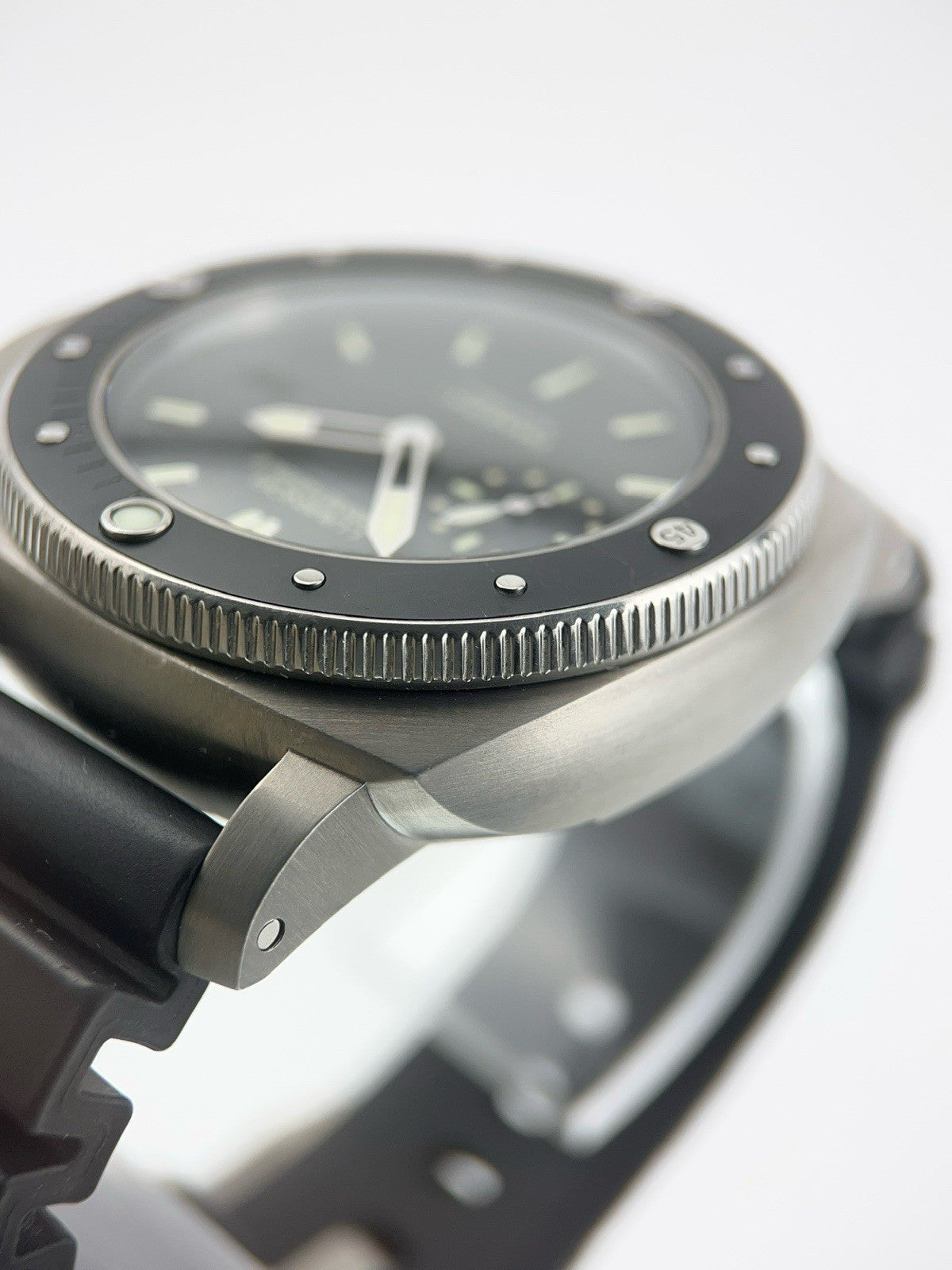 Panerai Luminor Submersible Titanium Black Dial 47mm Automatic Mens PAM00389