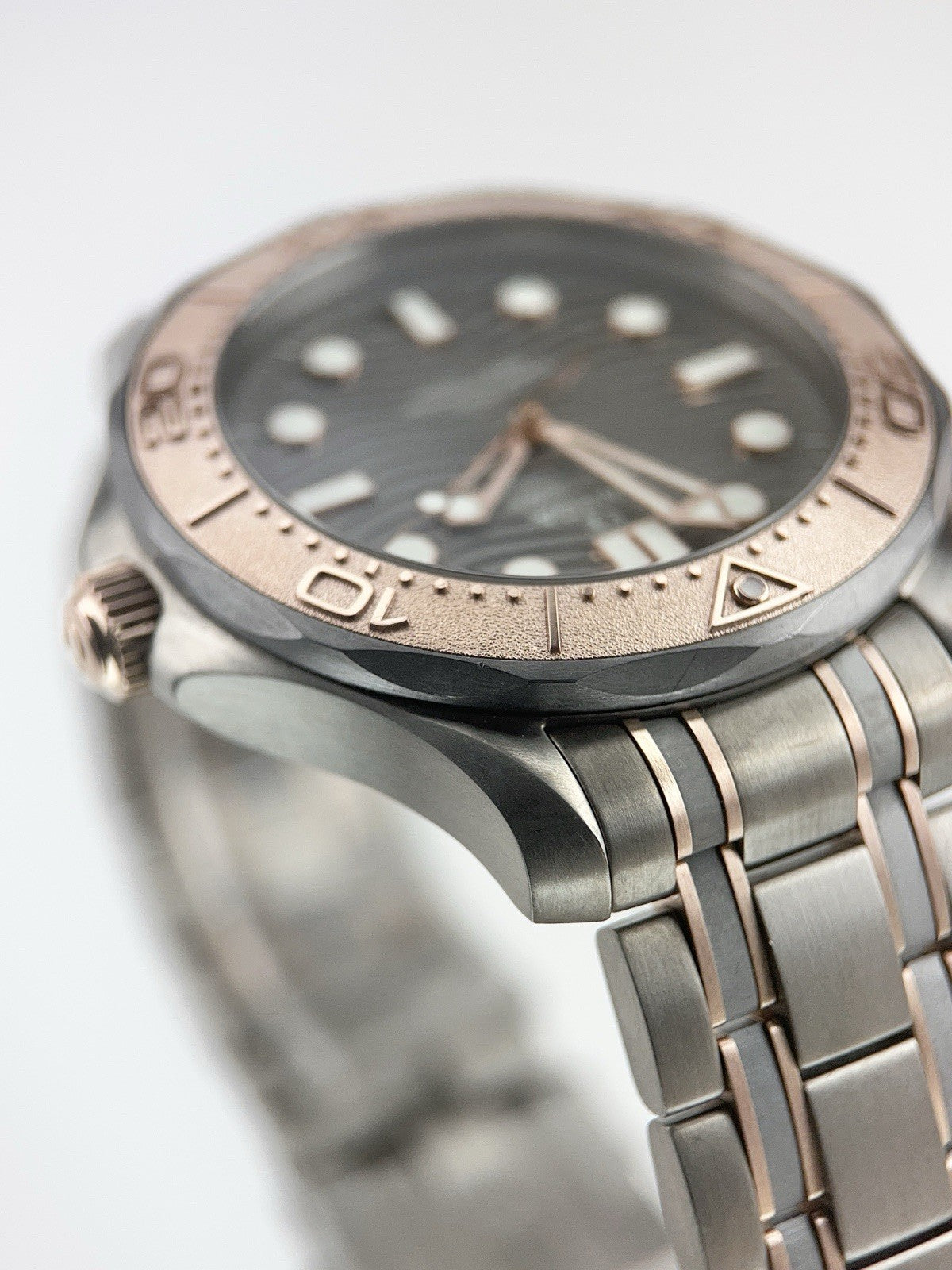 Omega Seamaster Diver 300M Edition Automatic 42mm Watch 210.60.42.20.99.001