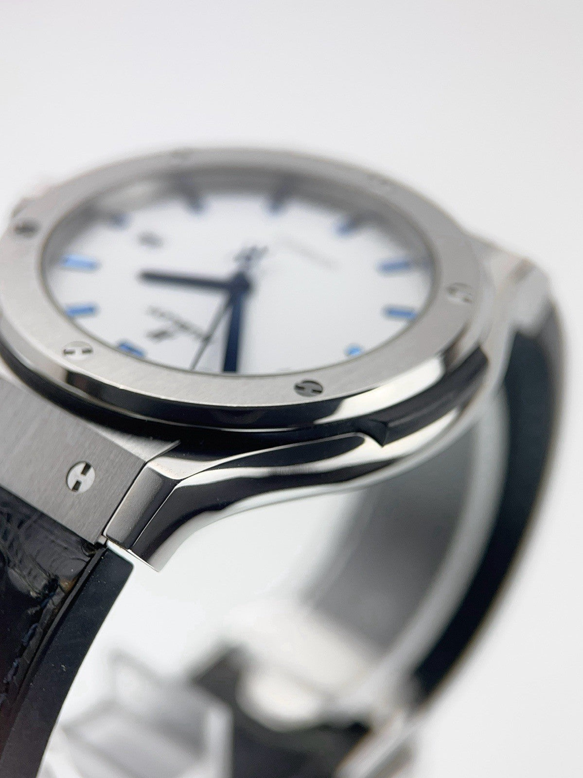 Hublot Classic Fusion Titanium White Dial 42mm Men's Watch 542.NX.2210.LR.JPN17
