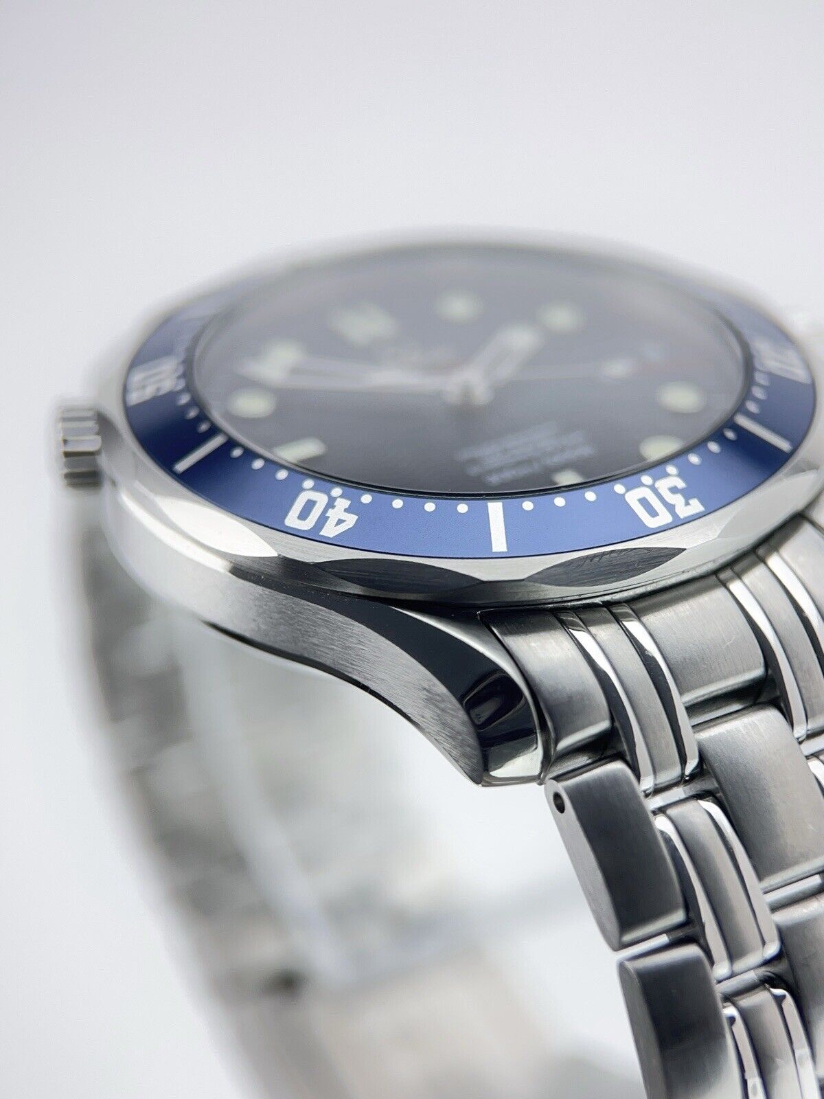 Omega Seamaster Diver 300m Stainless Steel Blue Dial 41mm Automatic Mens 2220.80