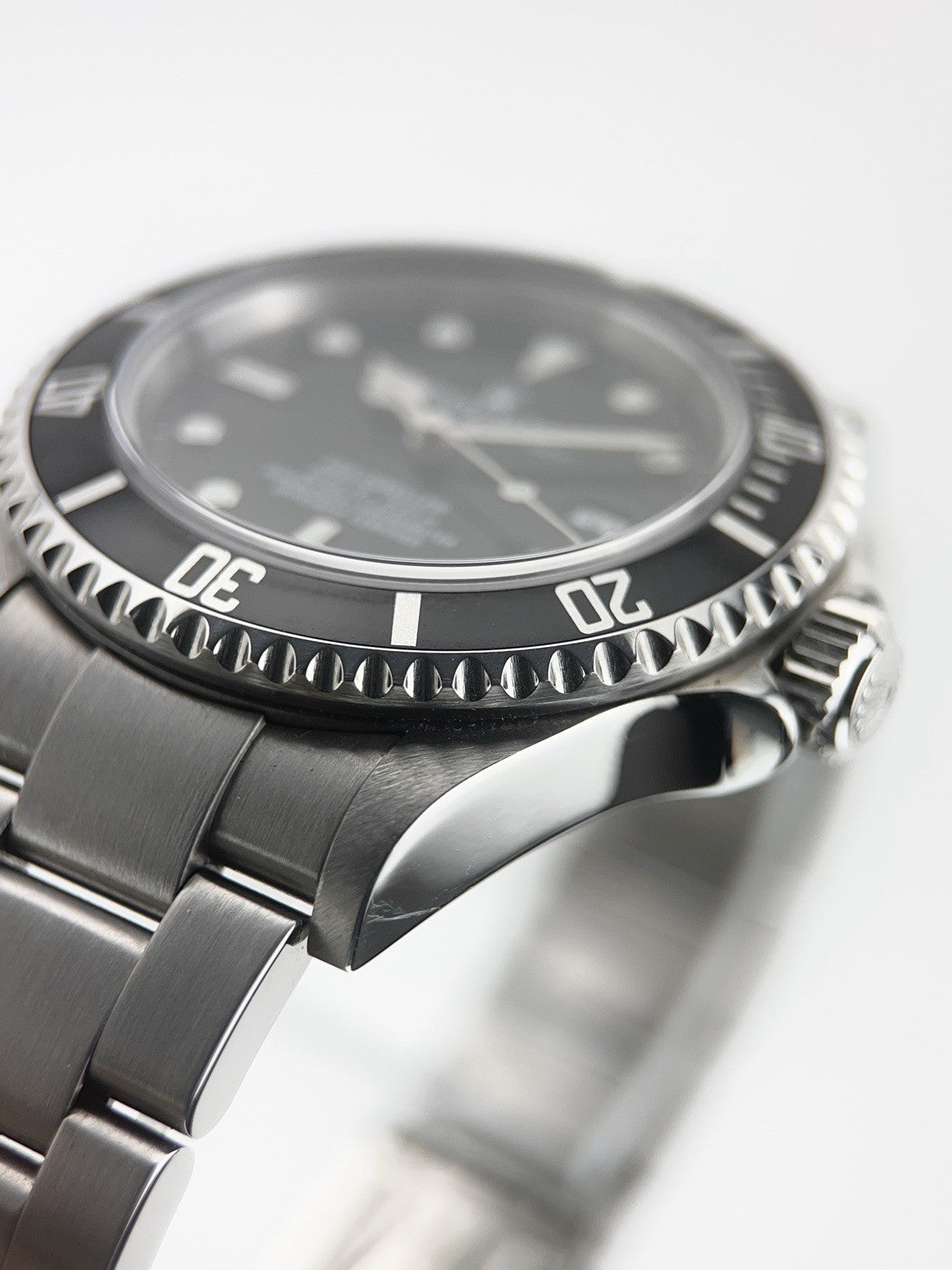 Rolex Sea-Dweller Stainless Steel Black Dial 40mm Automatic Mens Watch 16600T