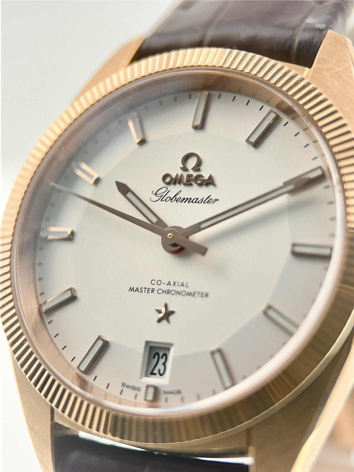 Omega Globemaster 18k Rose Gold Silver Dial 39mm Men's Watch 130.53.39.21.02.001