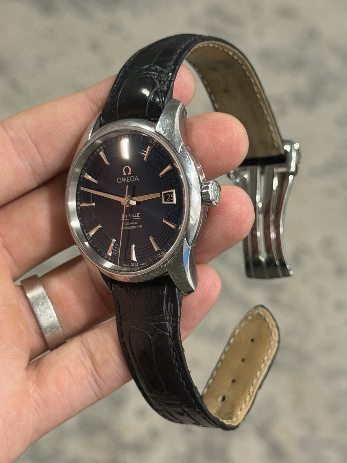 Omega De Ville Hour Vision Steel Auto 41mm Blue Roman Dial 433.13.41.21.03.001