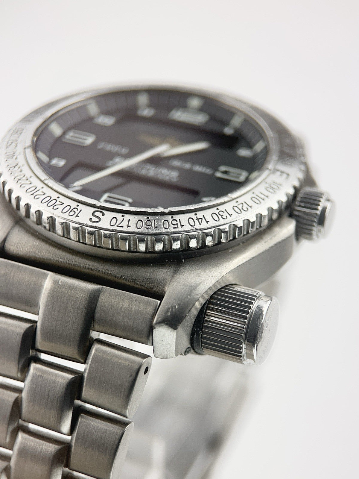 Breitling Emergency Titanium Black Dial 42mm Quartz Men's Watch E56321