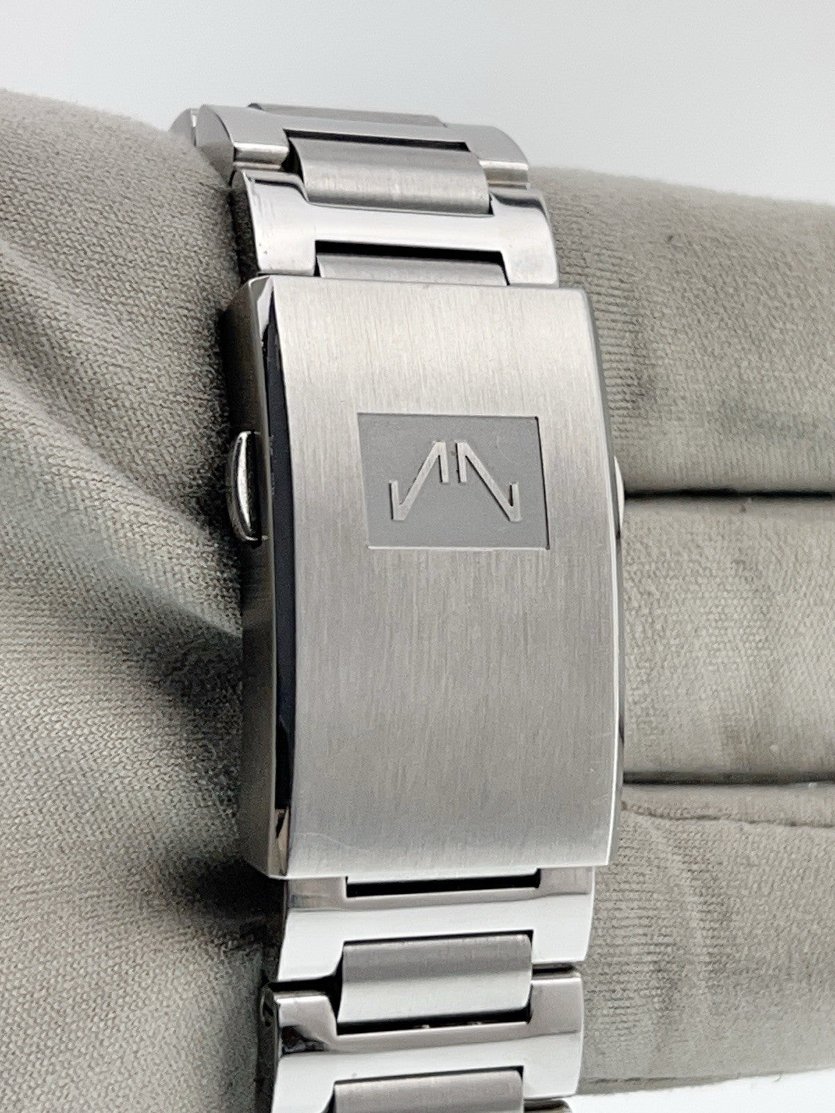 Norqain Freedom Stainless Steel Ice Blue Dial 40mm Automatic Men's Watch N2201