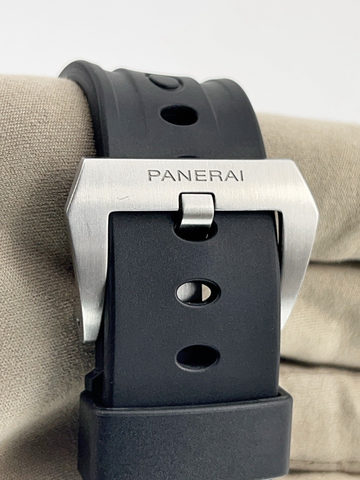 Panerai Luminor 1950 Stain. Steel Black Dial 44mm Automatic Mens Watch PAM00321