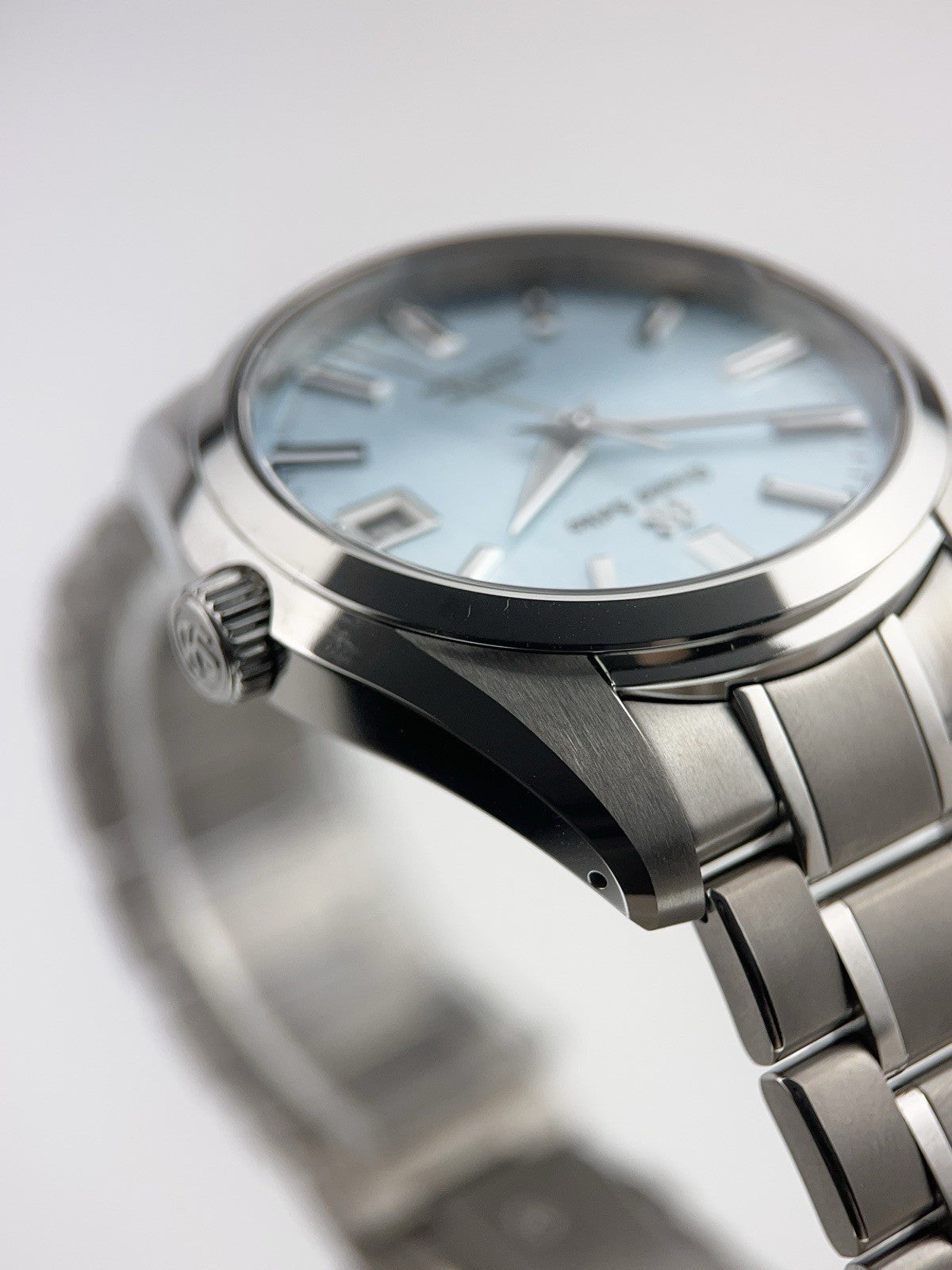NEW 2025 Grand Seiko Titanium Ice Blue Dial 40mm Automatic Mens Watch SBGH349G