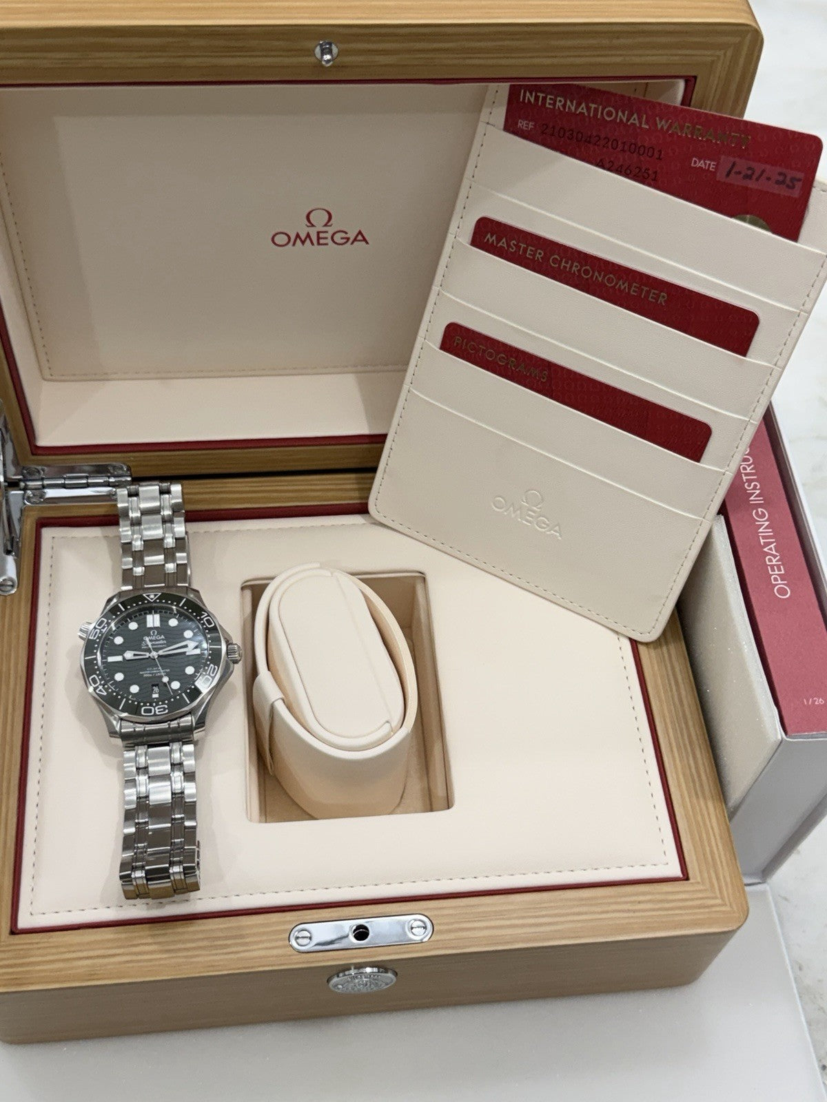 2025 Omega Seamaster Green Dial Steel 42mm Automatic Mens 210.30.42.20.10.001