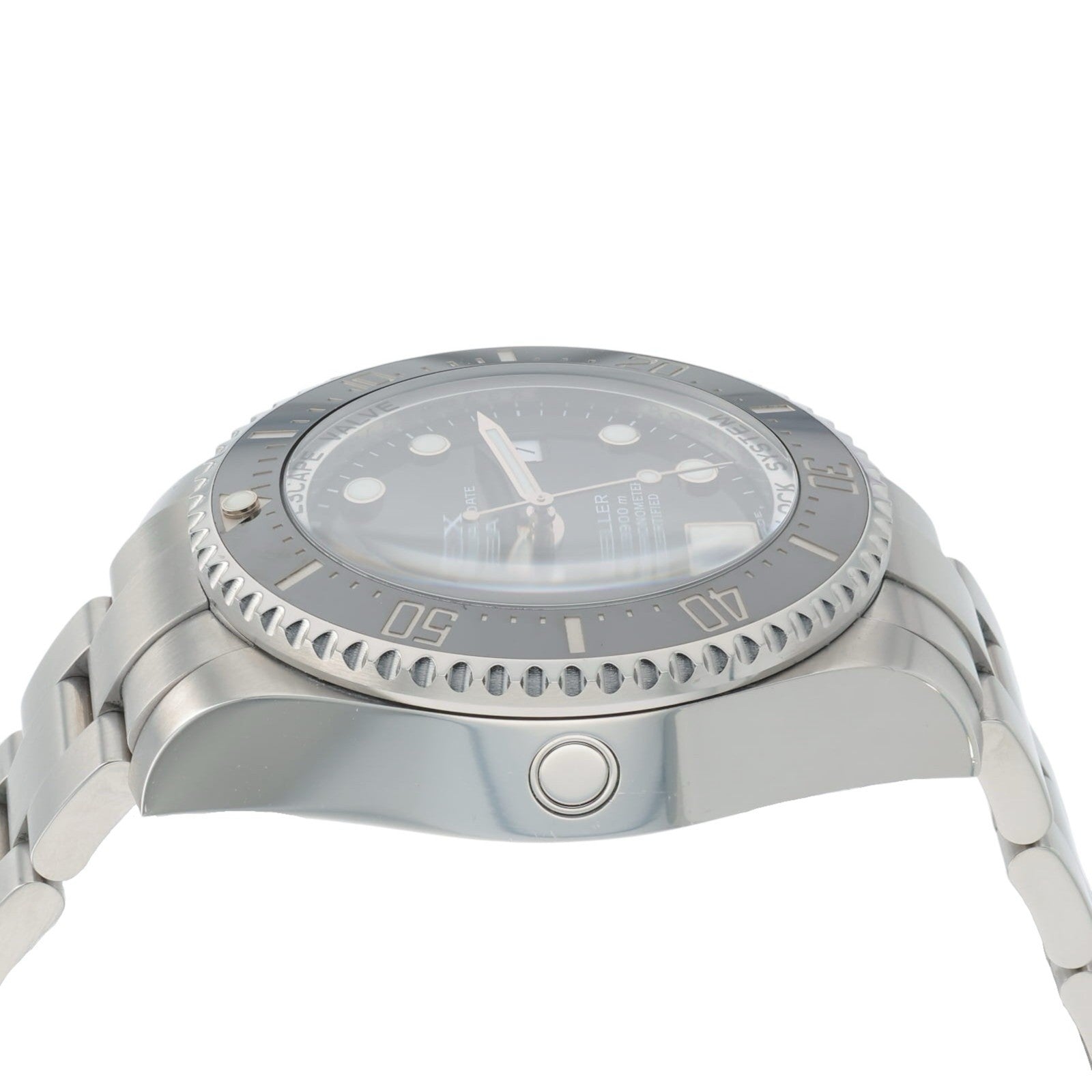 Rolex Sea-Dweller Stainless Steel Black Dial 44mm Automatic Mens Watch 116660