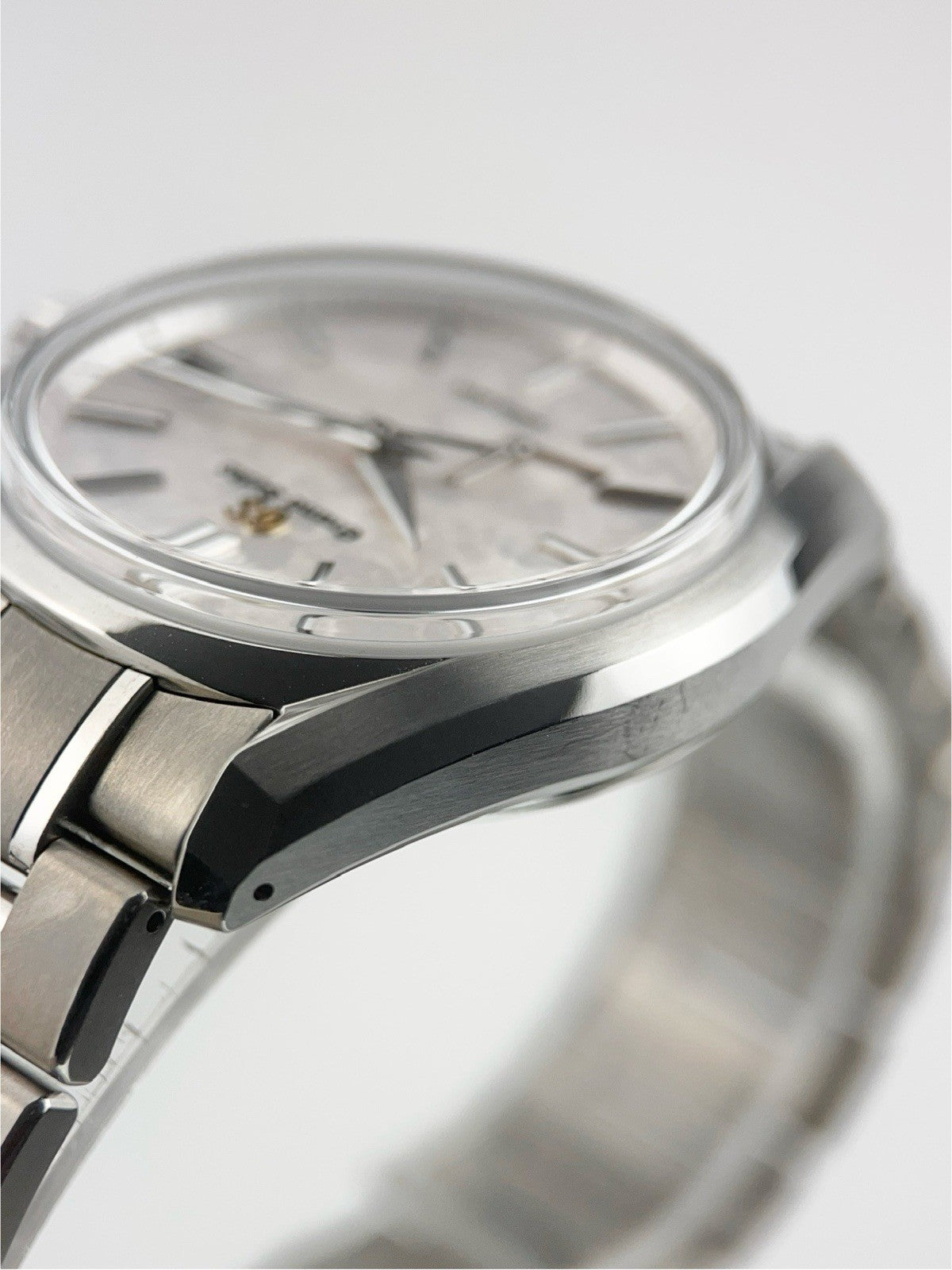 Grand Seiko Spring Shunbun Titanium Pink Dial 40mm Automatic Mens Watch SBGA413