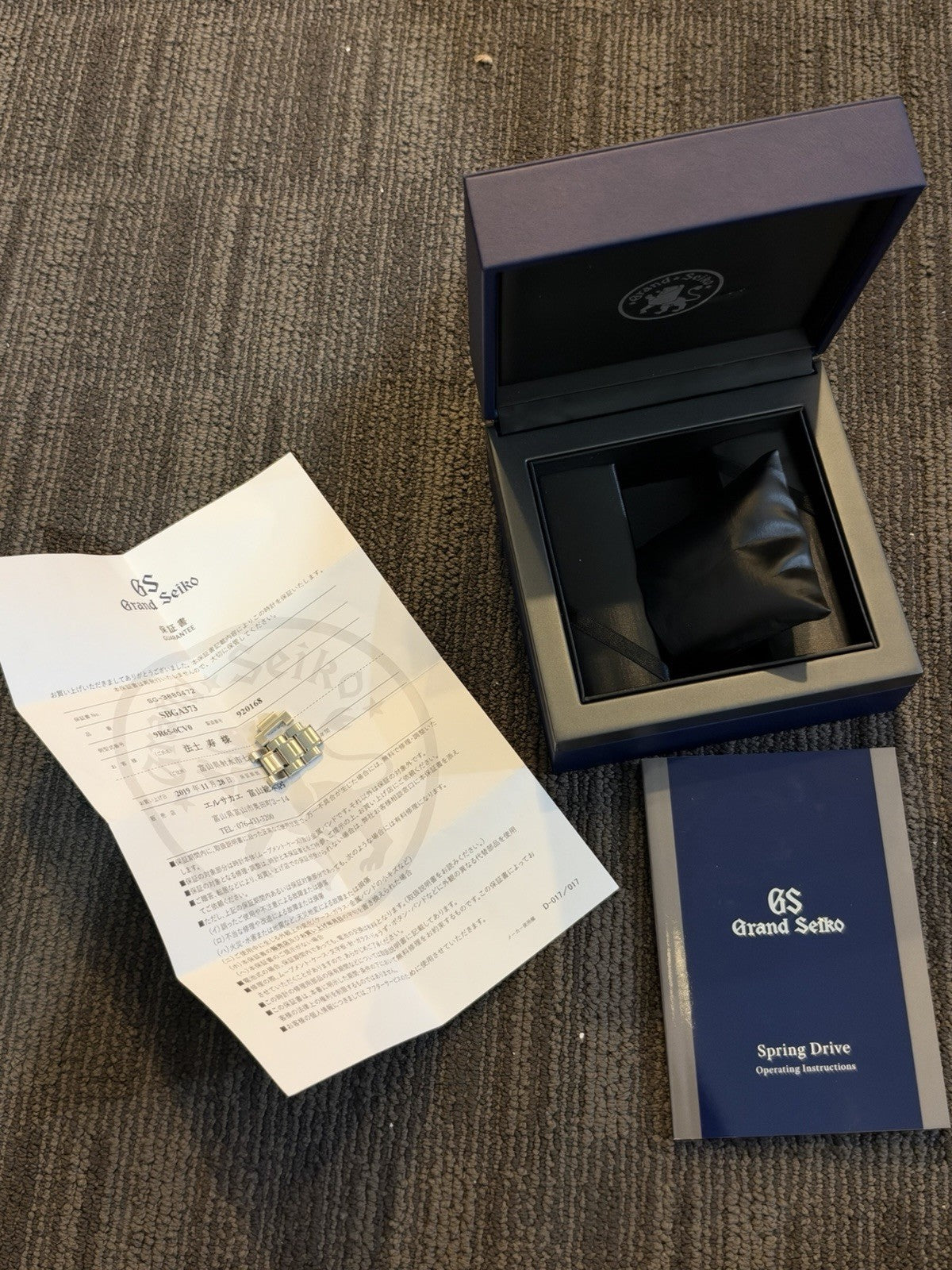 Grand Seiko Heritage Champagne Dial Stainless Steel 40mm Automatic Men’s SBGA373