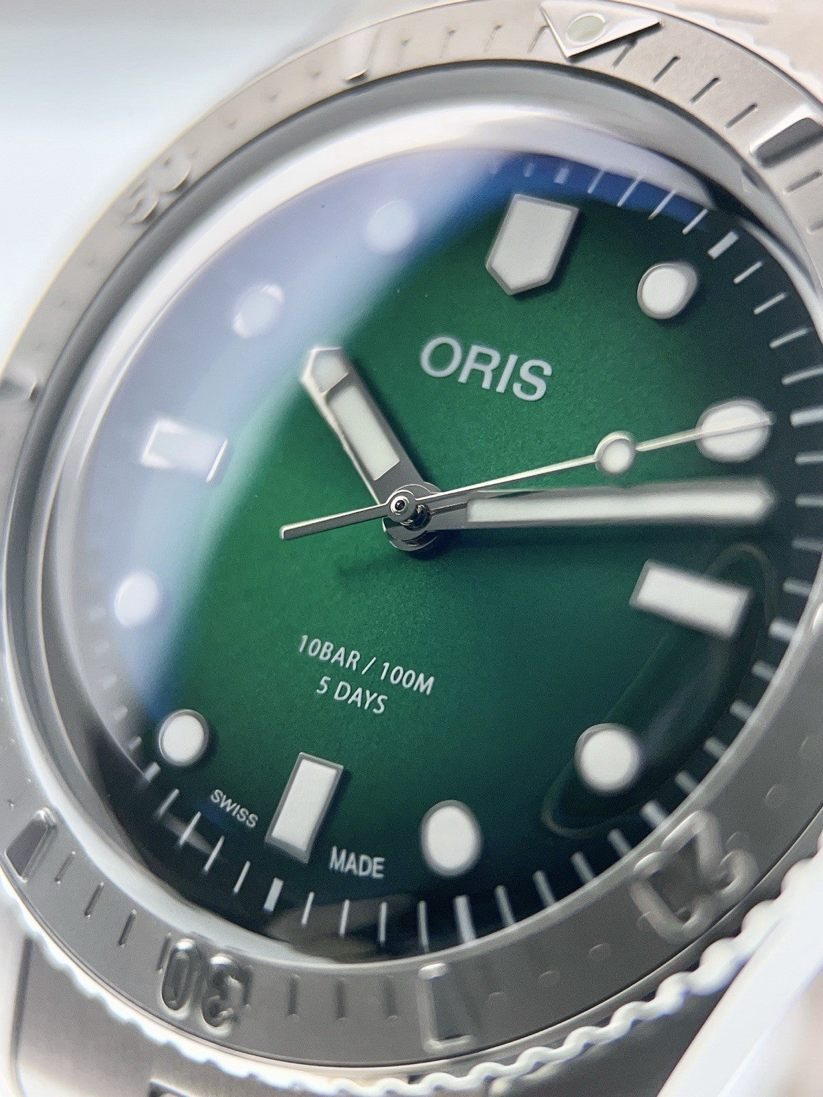 Oris Divers Sixty Five Stainless Steel Green Dial 38mm Automatic Mens Watch 7774