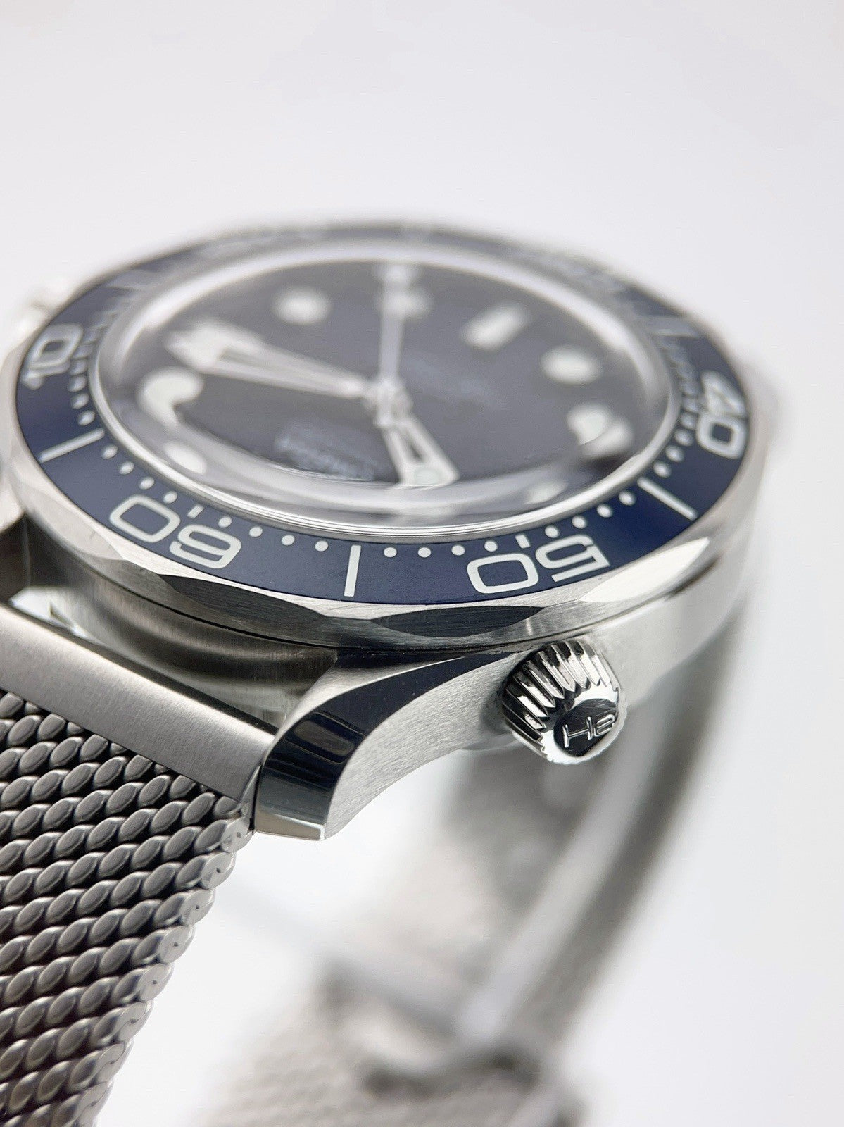 Omega Seamaster Bond 210.30.42.20.03.002