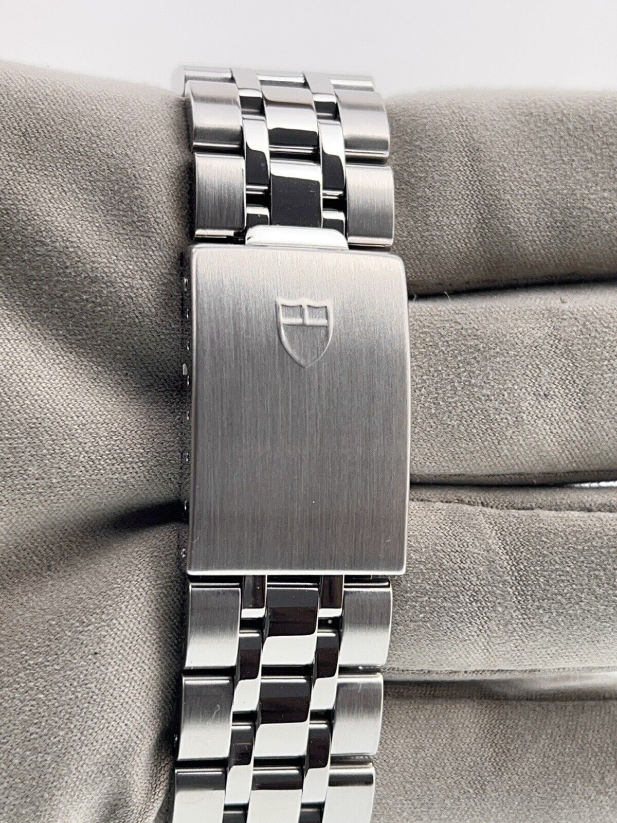 Tudor Classic Stainless Steel Silver Color Dial 41mm Automatic Men’s Watch 23010