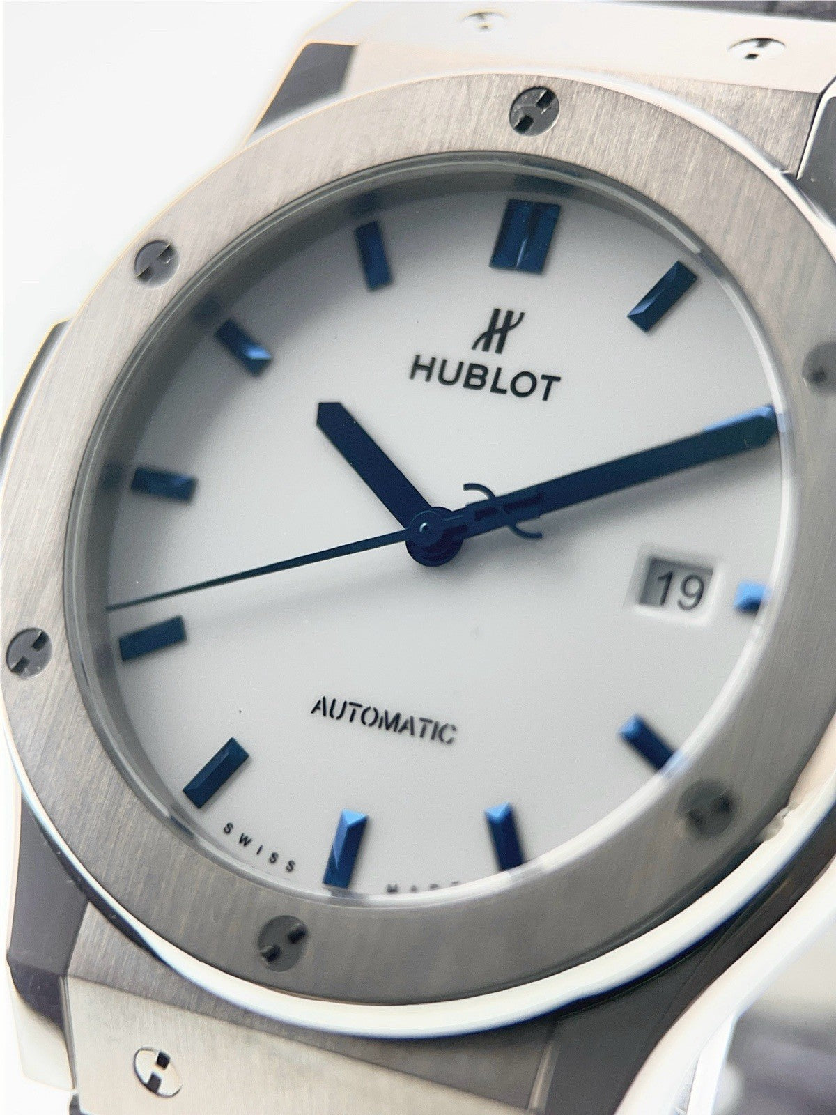 Hublot Classic Fusion Titanium White Dial 542.NX.2210.LR.JPN