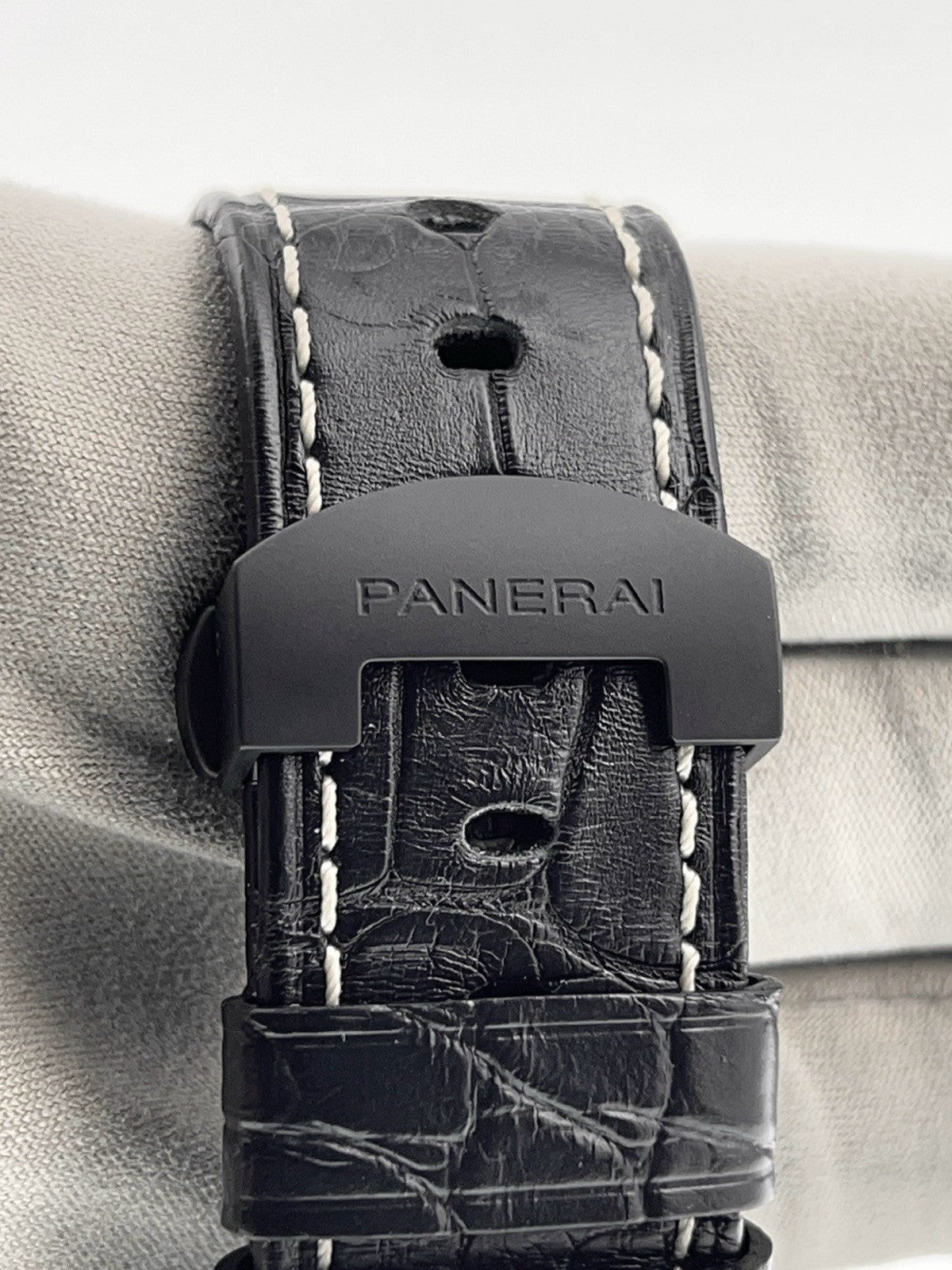 Panerai Luminor Submersible 44mm Automatic 18K Gold OroCarbon PAM01070 Watch