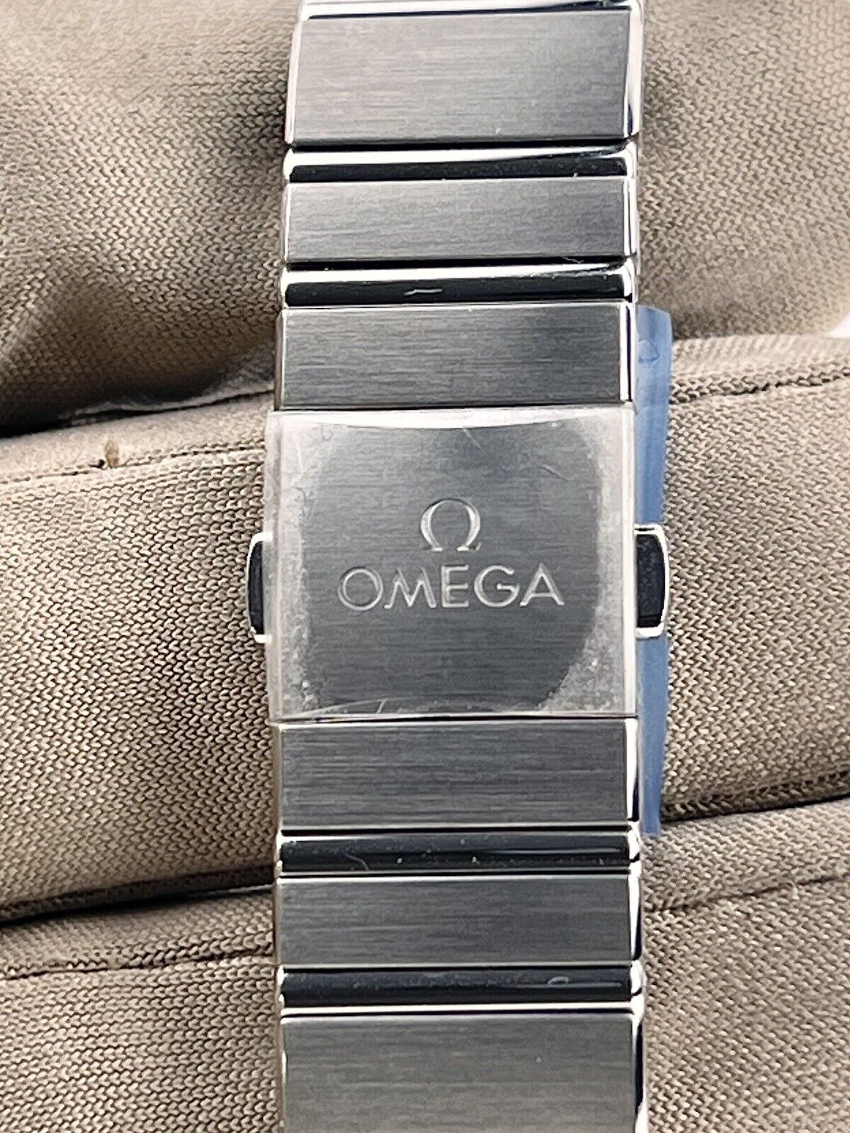 OMEGA Constellation Manhattan Blush 12P Diamond 131.10.28.60.52.001 Quartz Watch