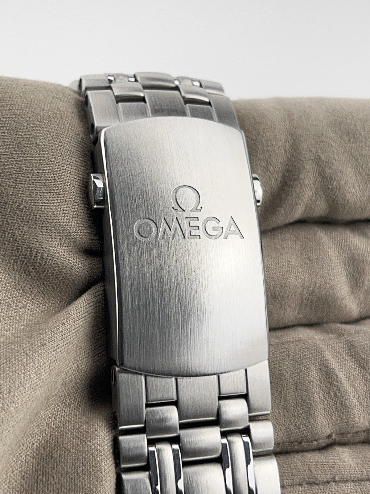 Omega Seamster Steel Black Dial 44mm Automatic Mens Watch 212.30.44.50.01.001