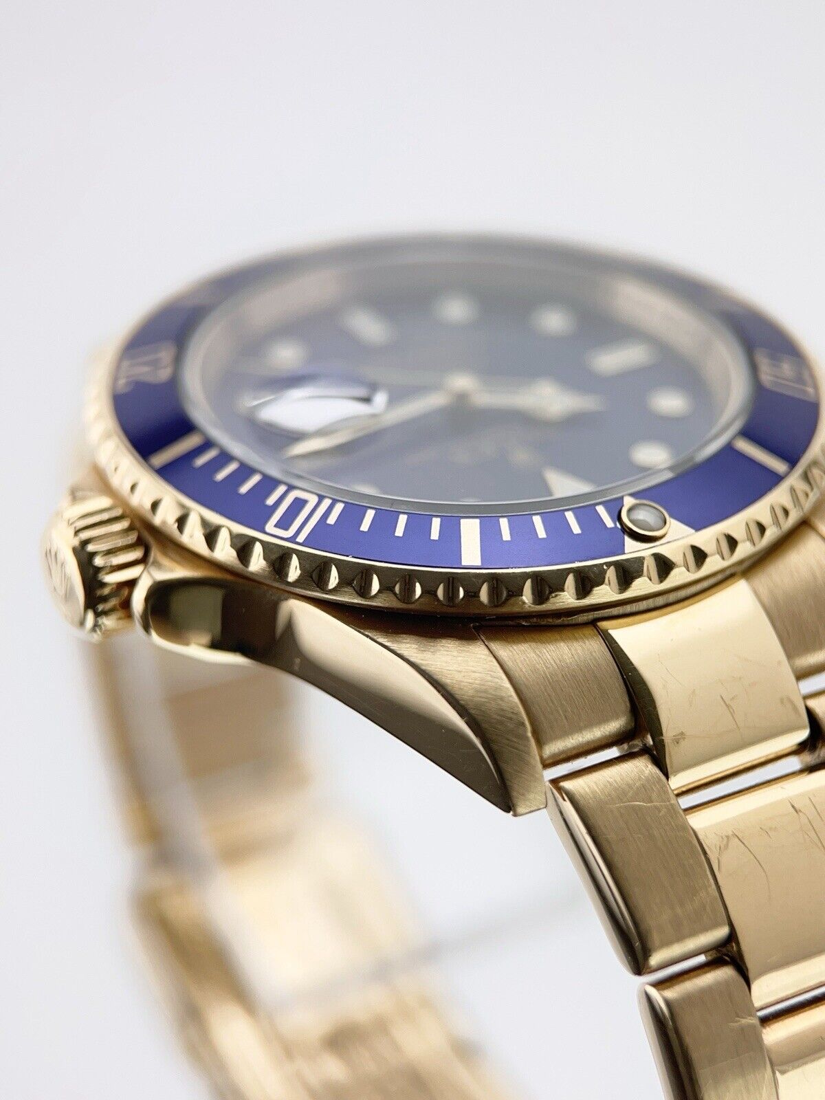 Rolex Submariner Date 18k Yellow Gold Blue Dial 40mm Automatic Men’s 16618LB