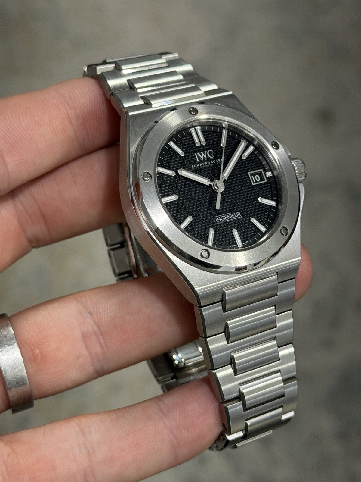 2025 IWC Ingenieur Black Dial Steel Automatic 40mm Men's Watch IW328901