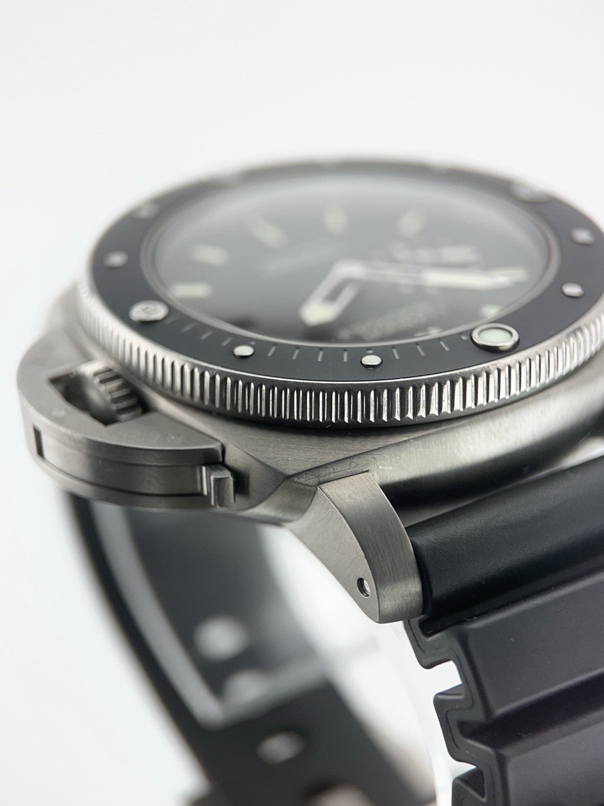 Panerai Luminor Submersible Titanium Black Dial 47mm Automatic Mens PAM00389