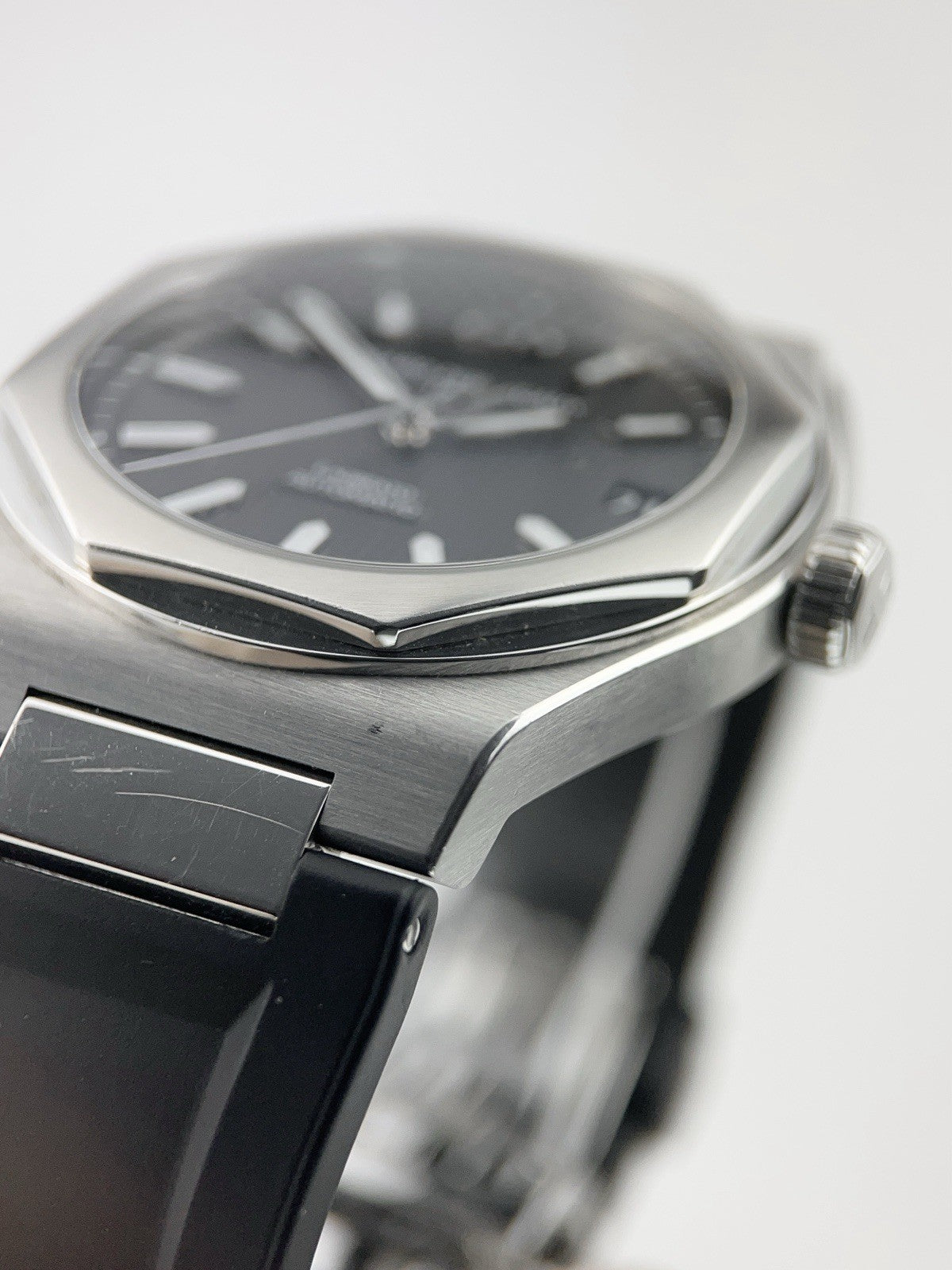 Girard Perregaux Laureato Stainless Steel Black Dial 42mm Automatic Men’s 81010