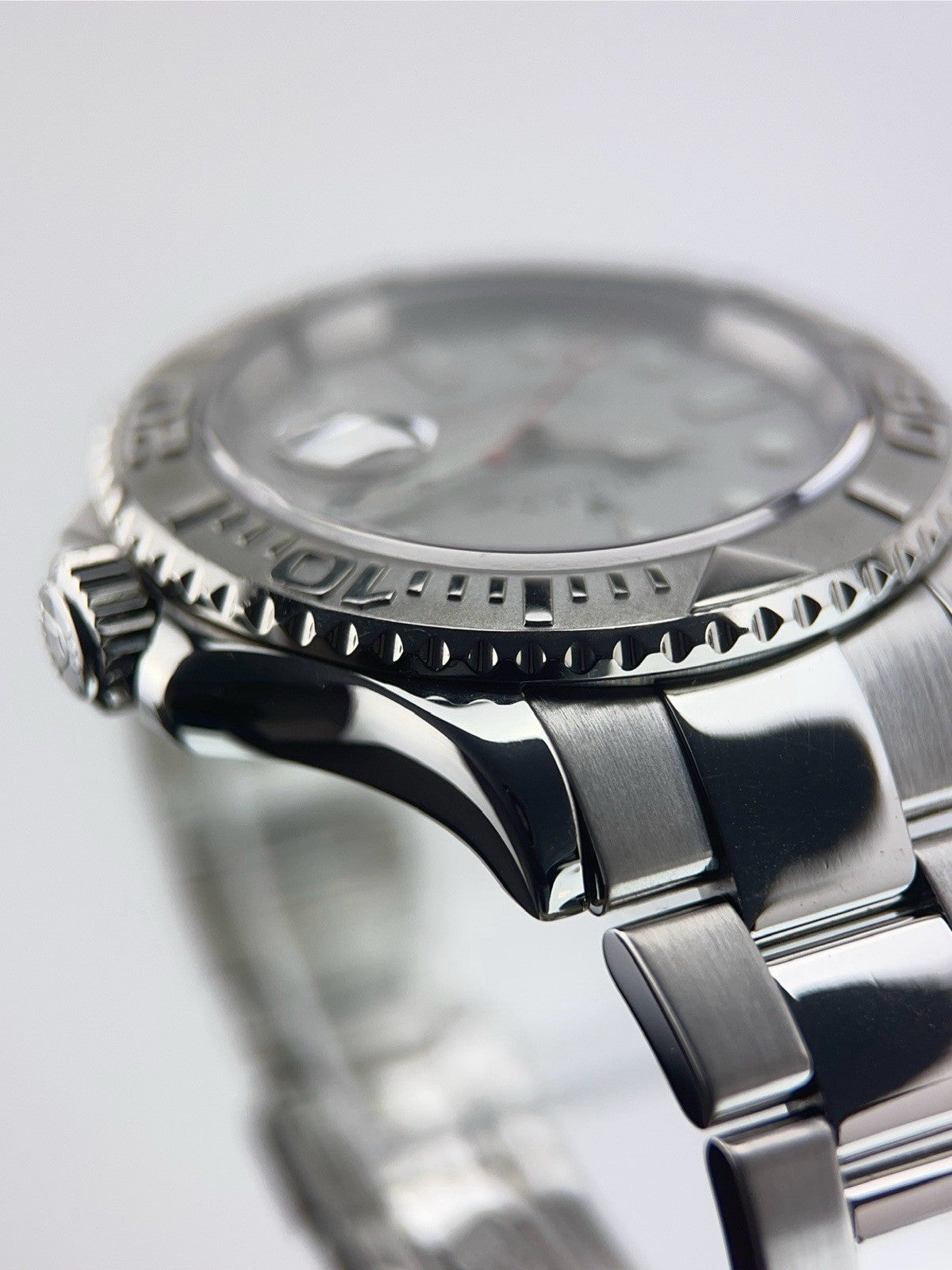 Rolex Yacht-Master Stainless Steel Silver Dial 40mm Automatic Mens Watch 16622